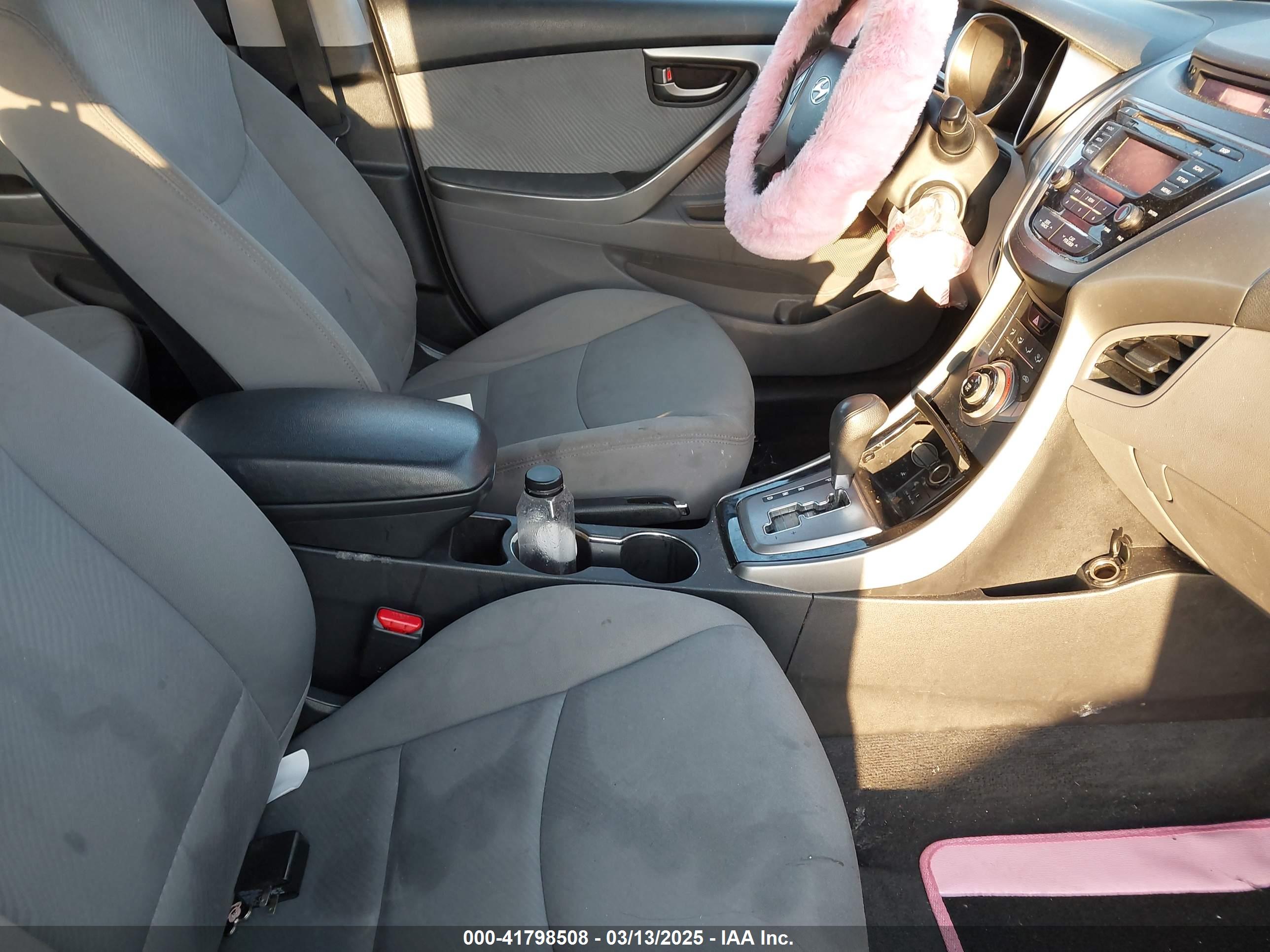 HYUNDAI ELANTRA image 5