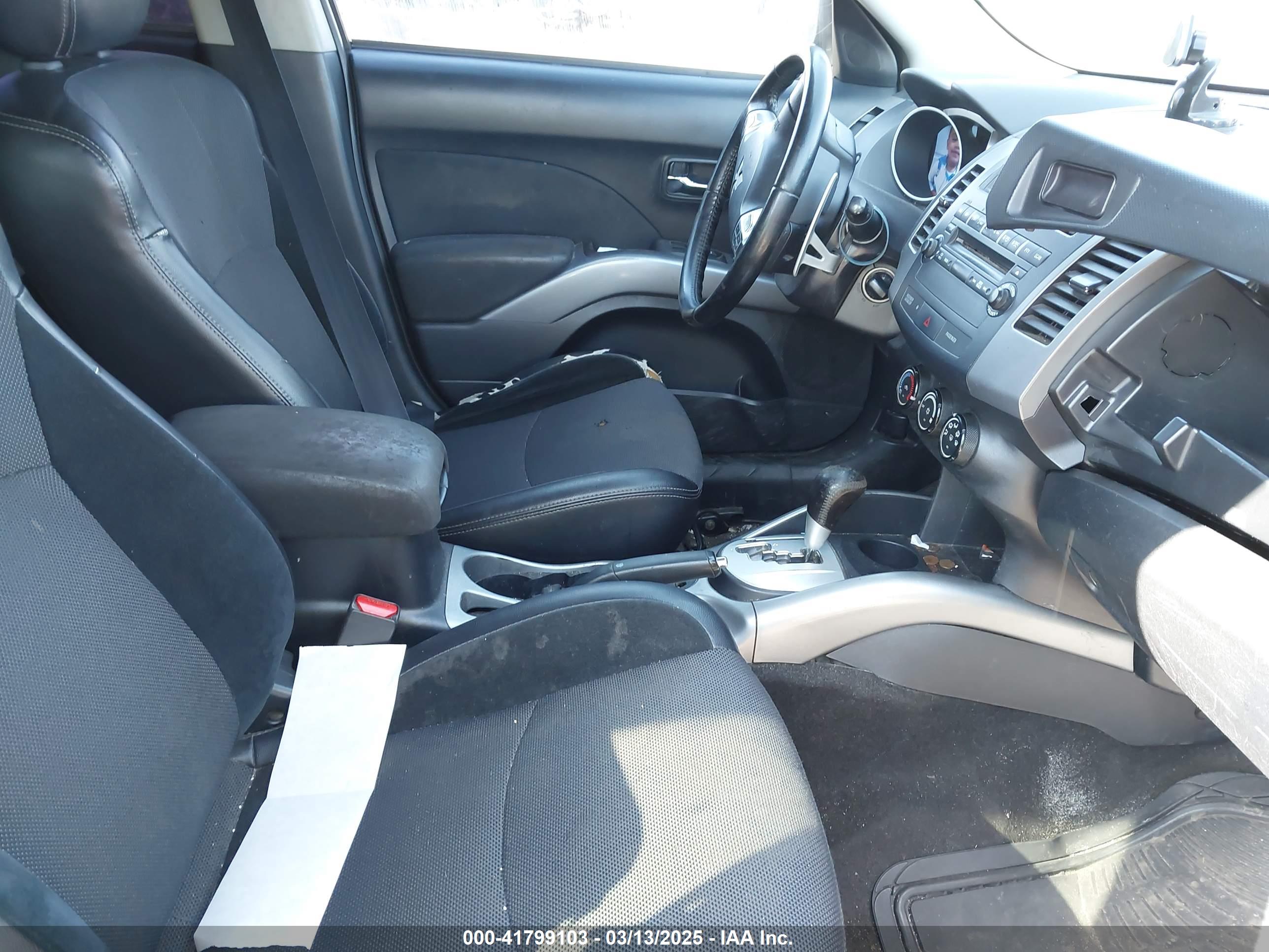 MITSUBISHI OUTLANDER image 5