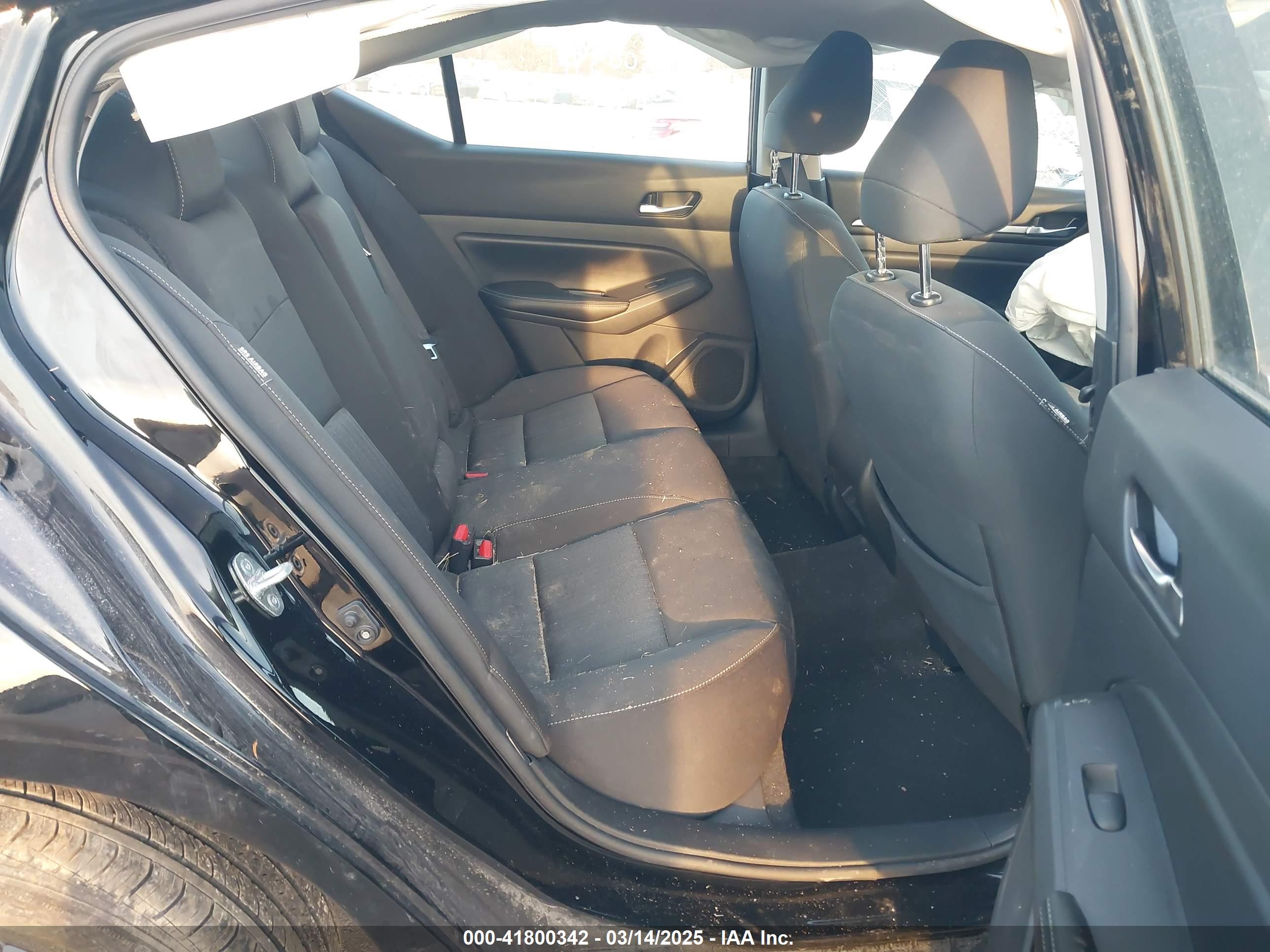 NISSAN ALTIMA image 8