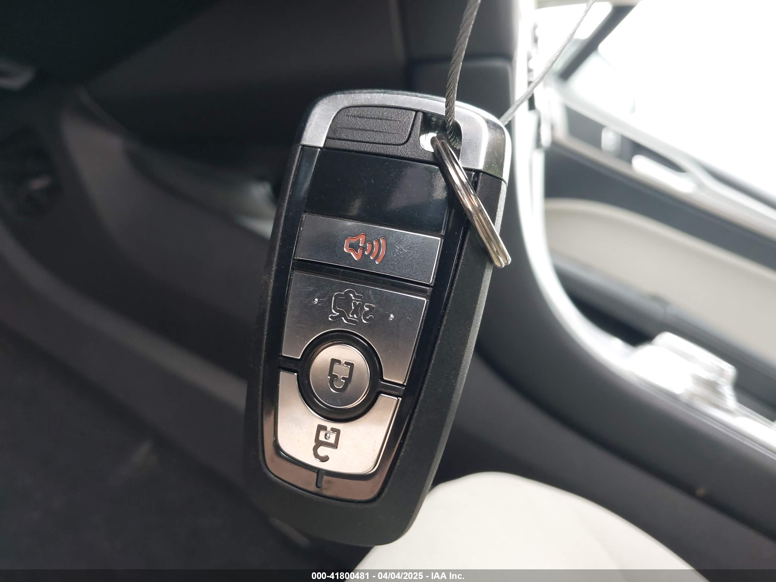FORD FUSION image 11