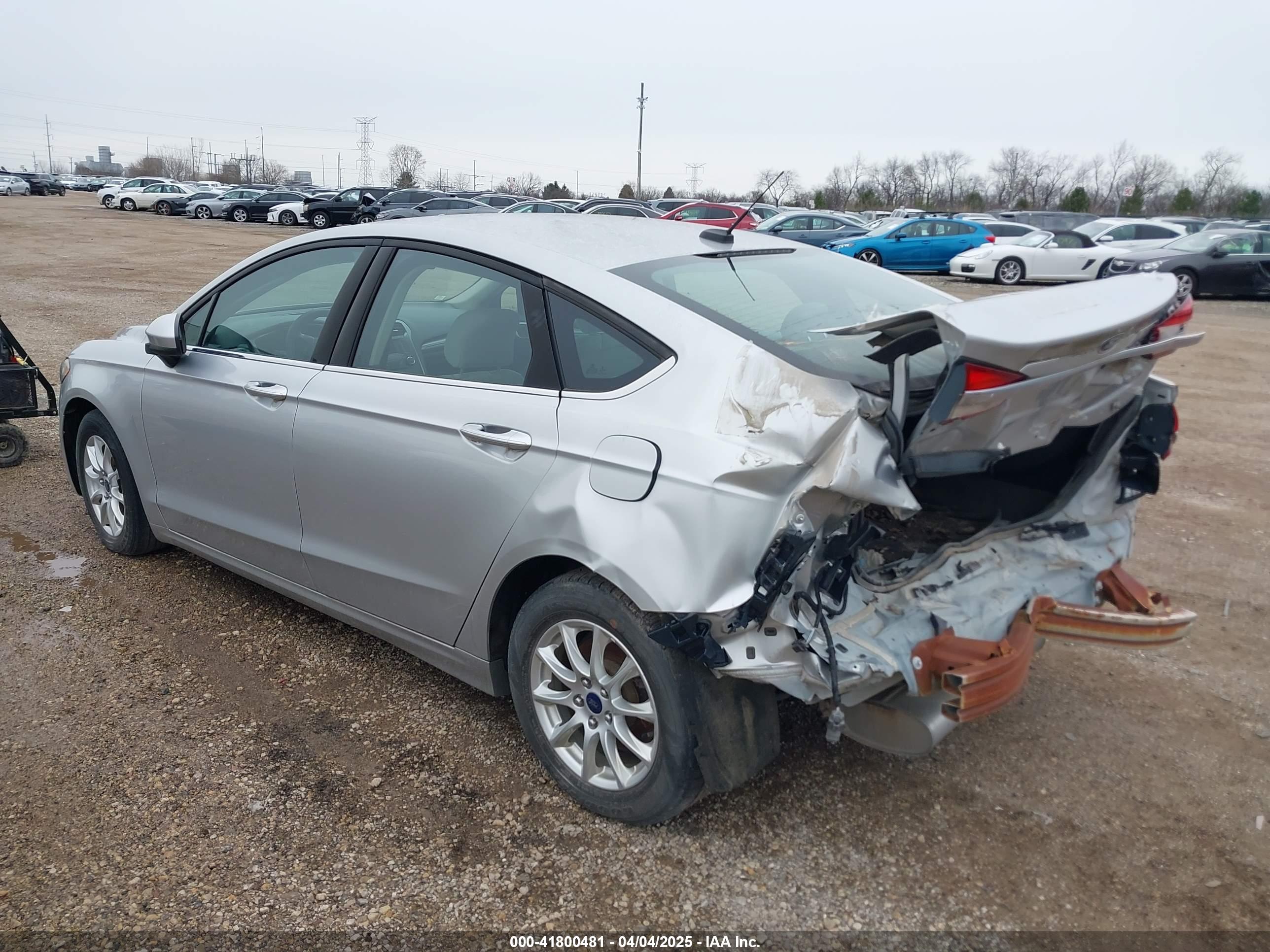 FORD FUSION image 3
