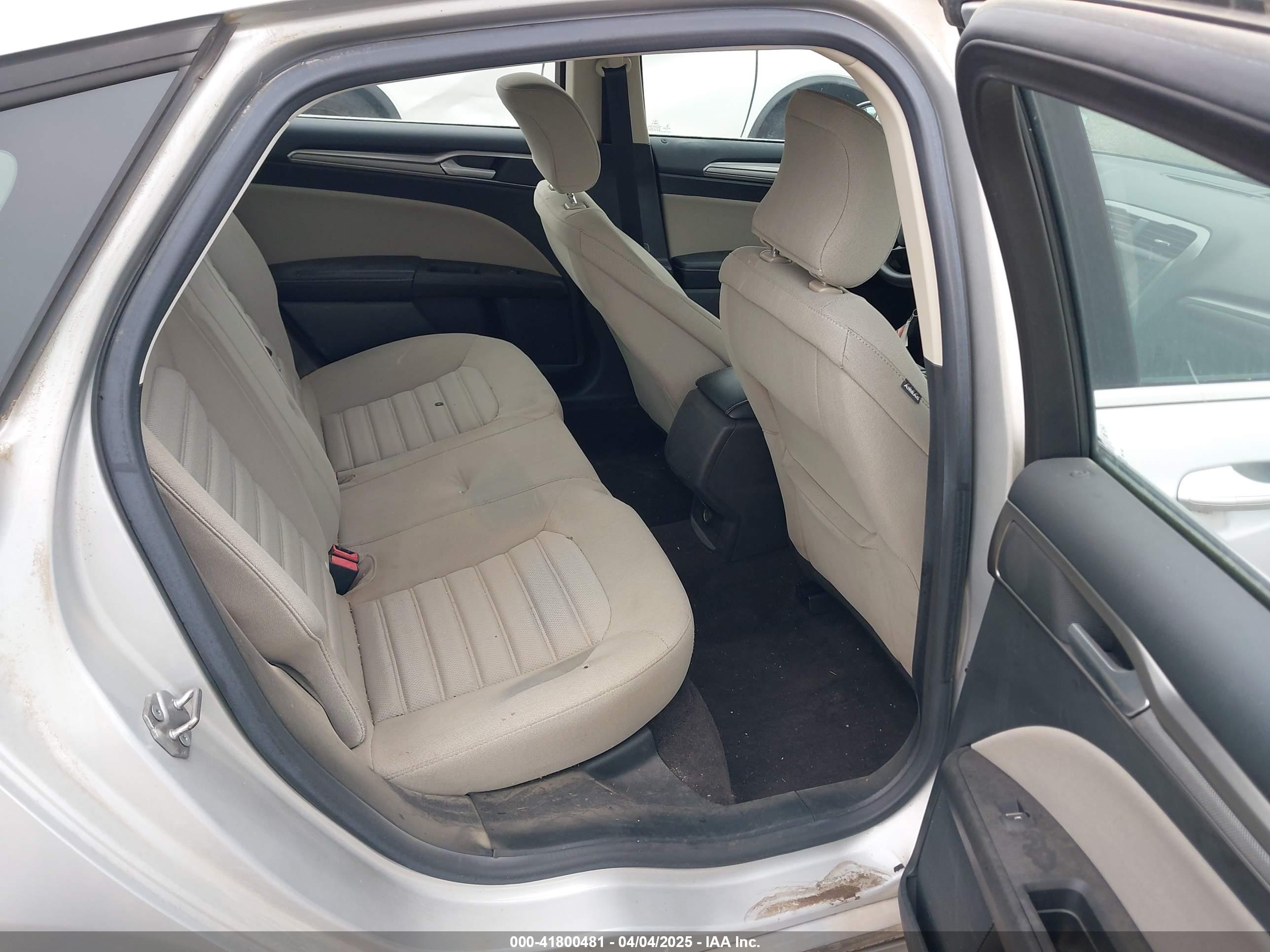 FORD FUSION image 8