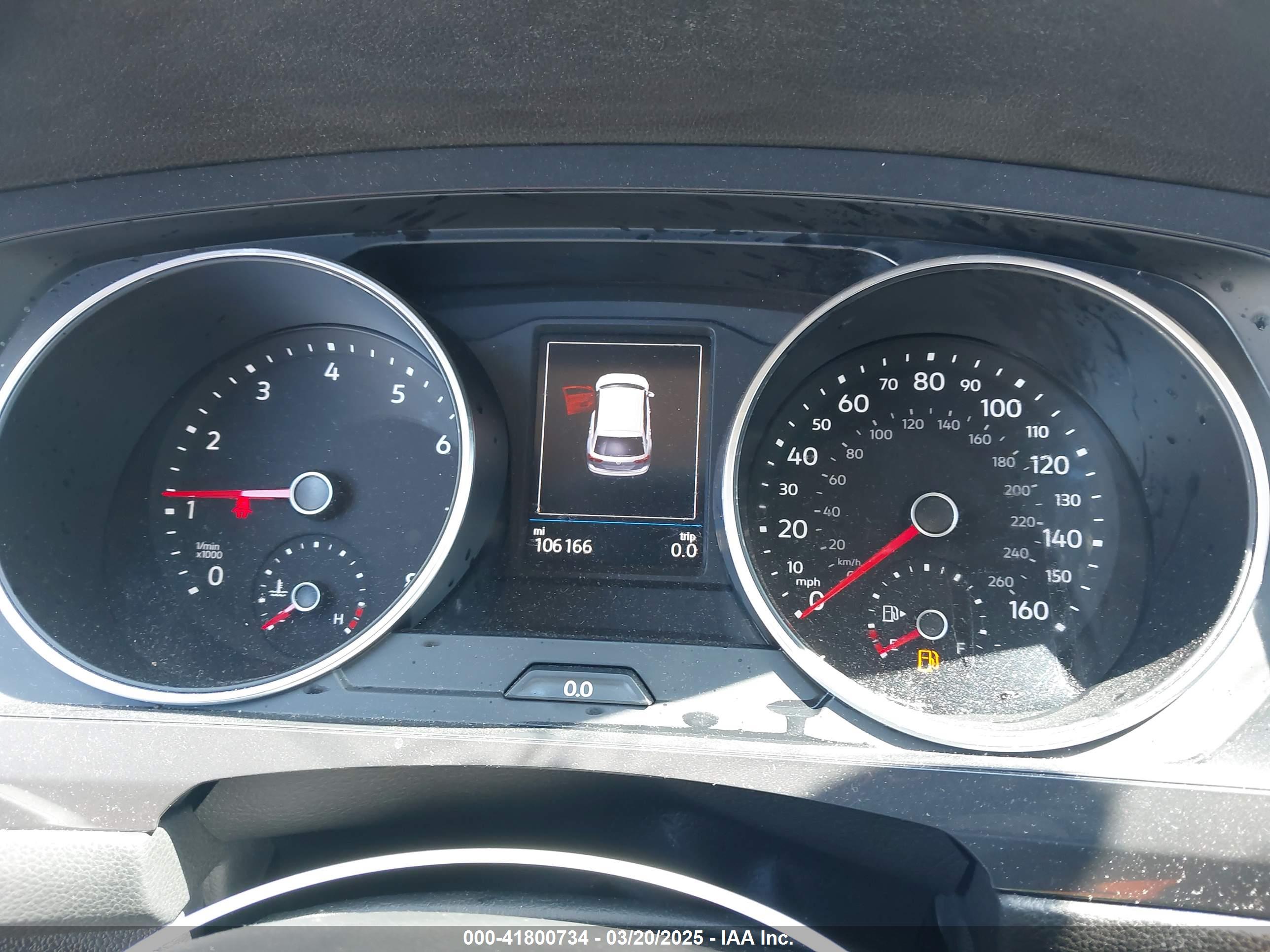 VOLKSWAGEN TIGUAN image 7