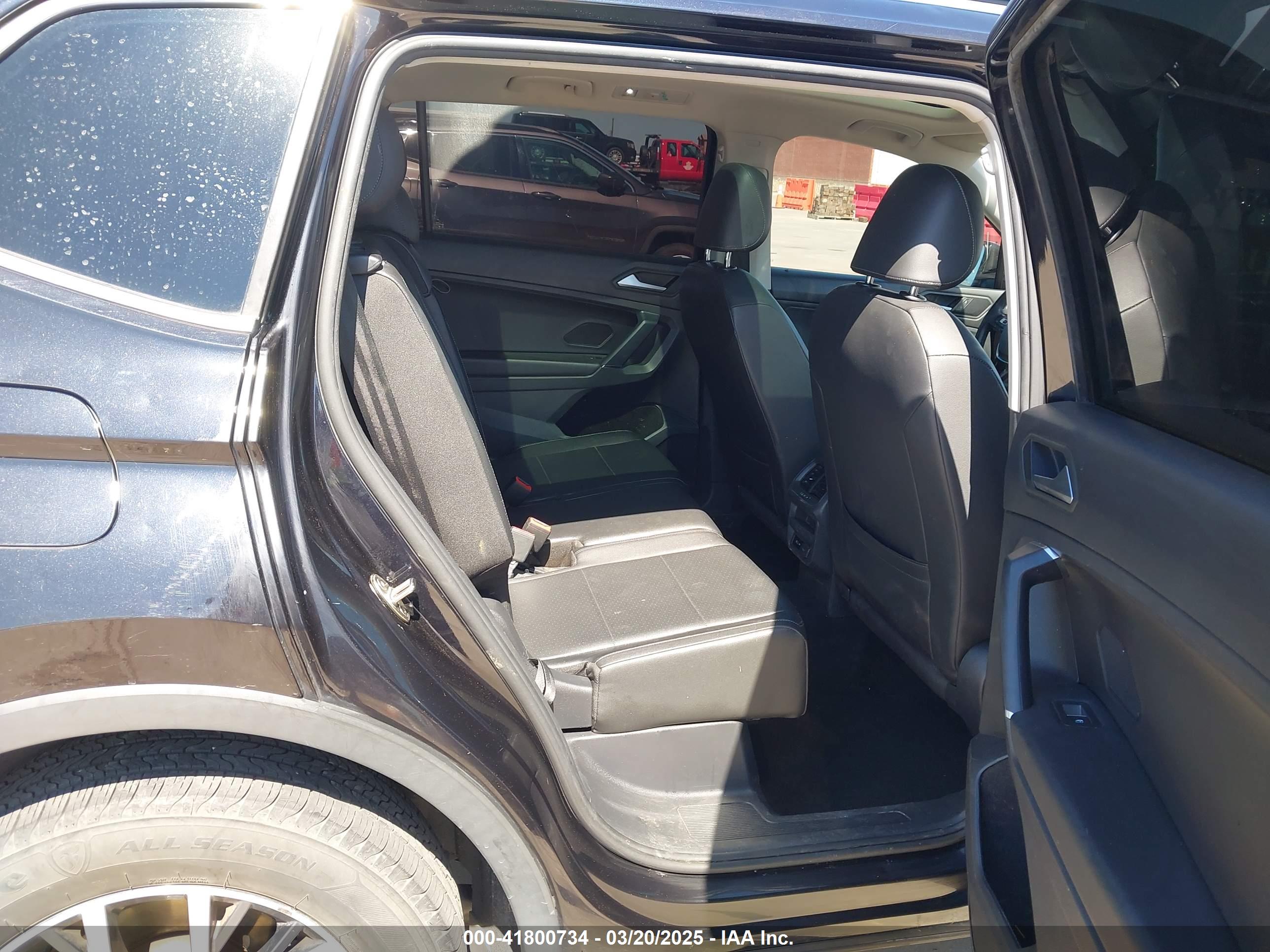 VOLKSWAGEN TIGUAN image 8