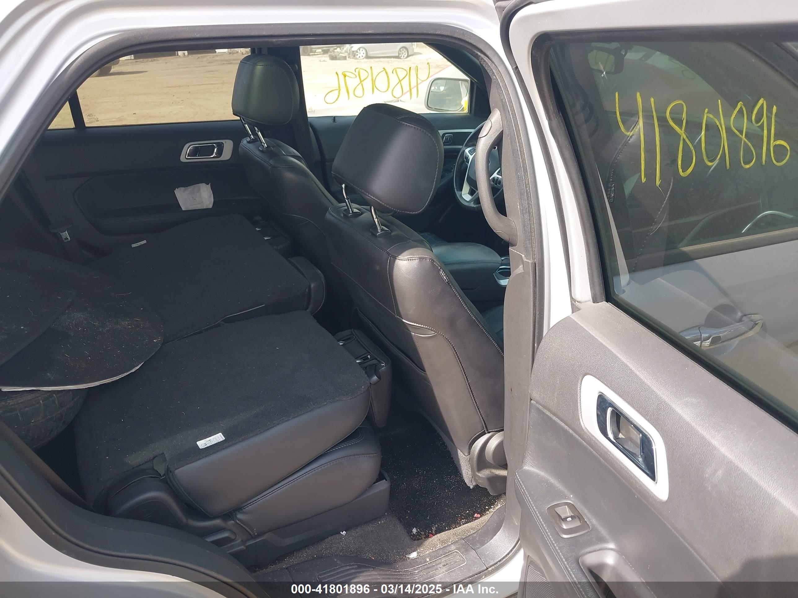 FORD EXPLORER image 8