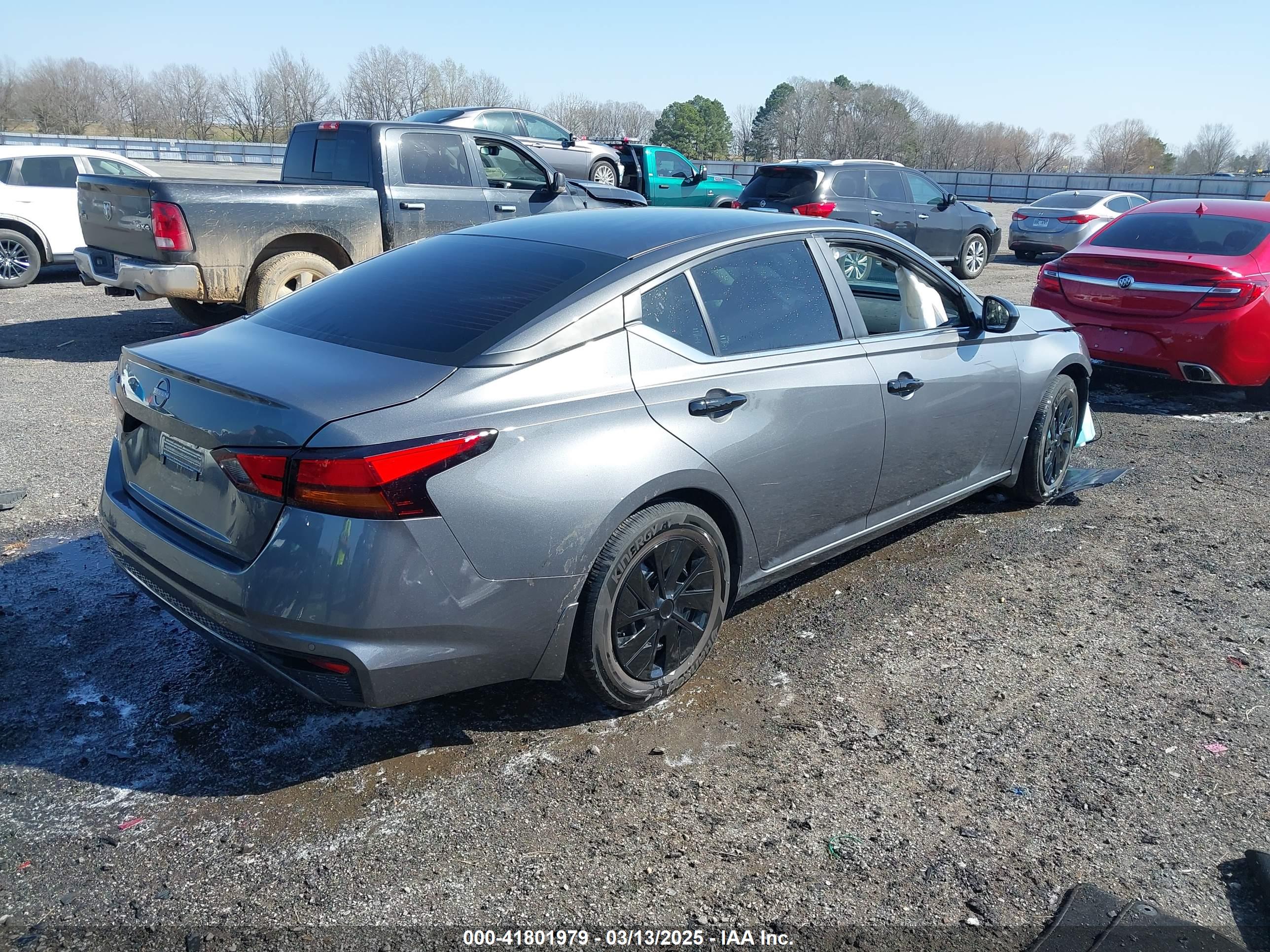 NISSAN ALTIMA image 4