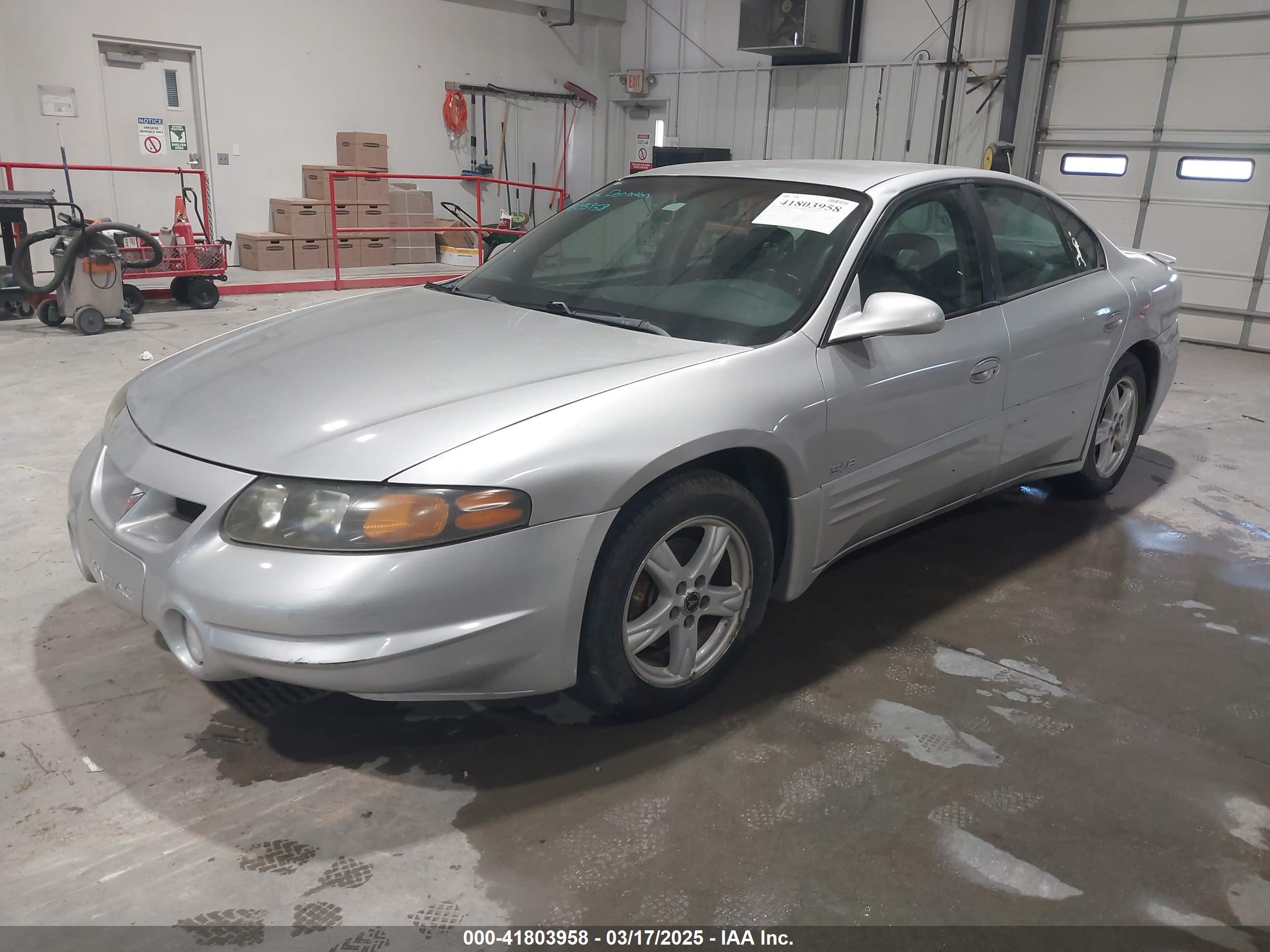 PONTIAC BONNEVILLE image 2