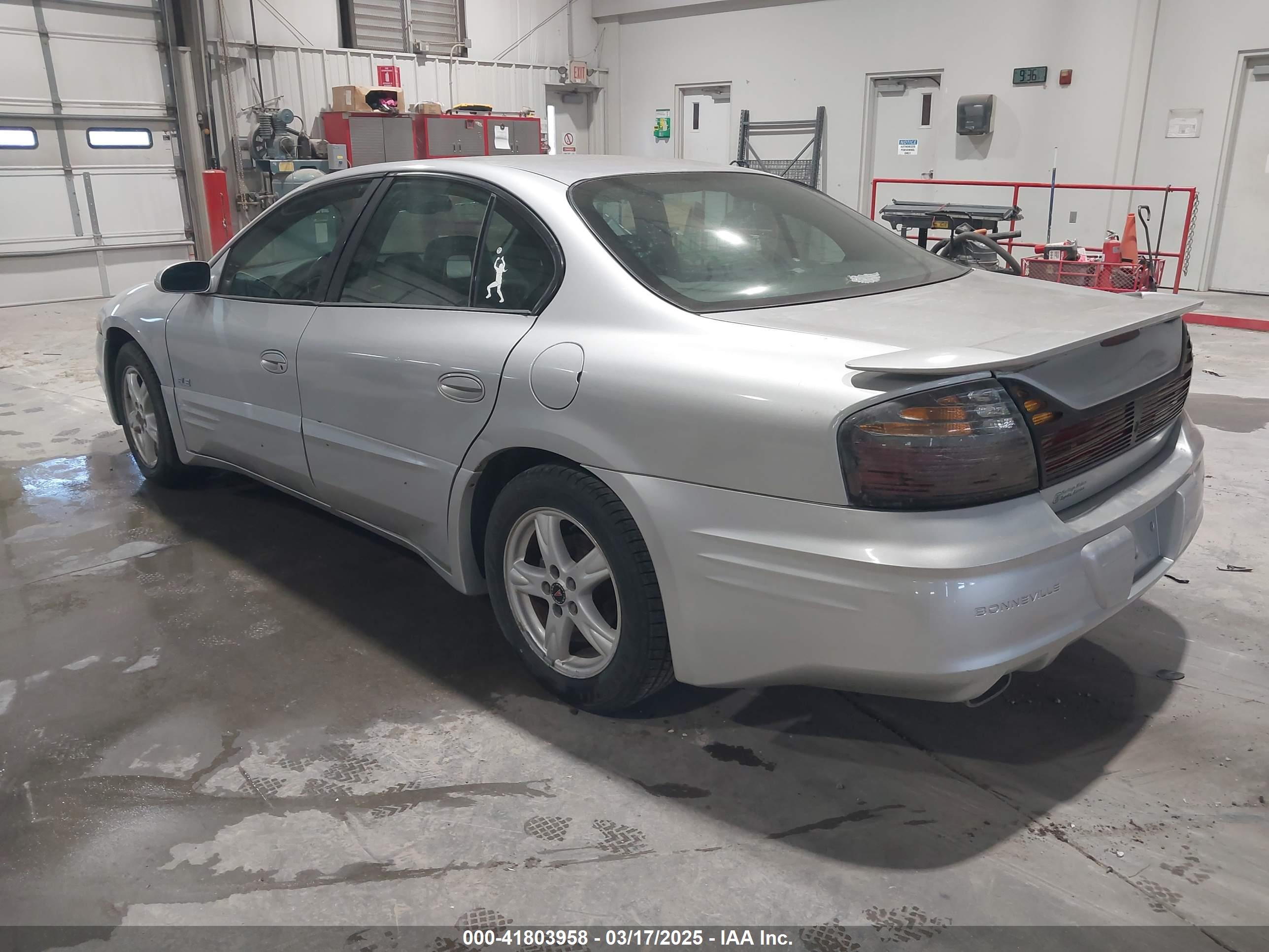 PONTIAC BONNEVILLE image 3