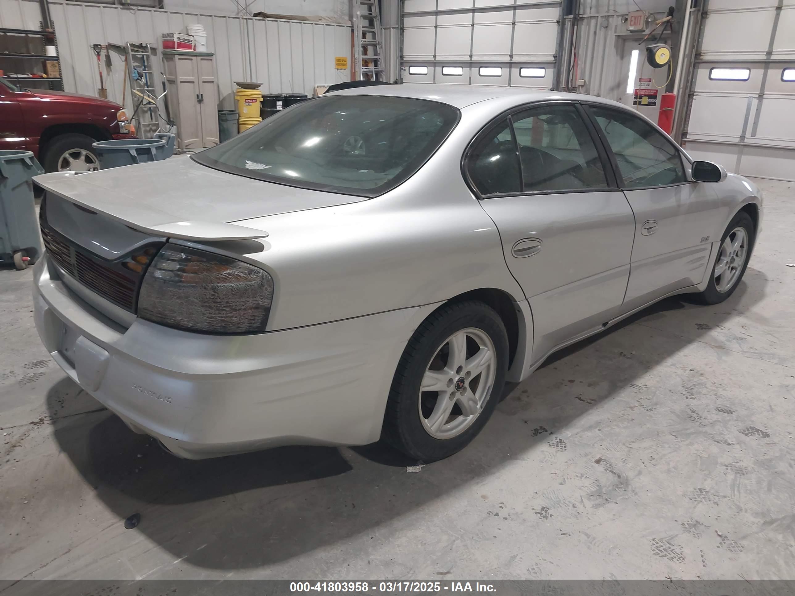PONTIAC BONNEVILLE image 4