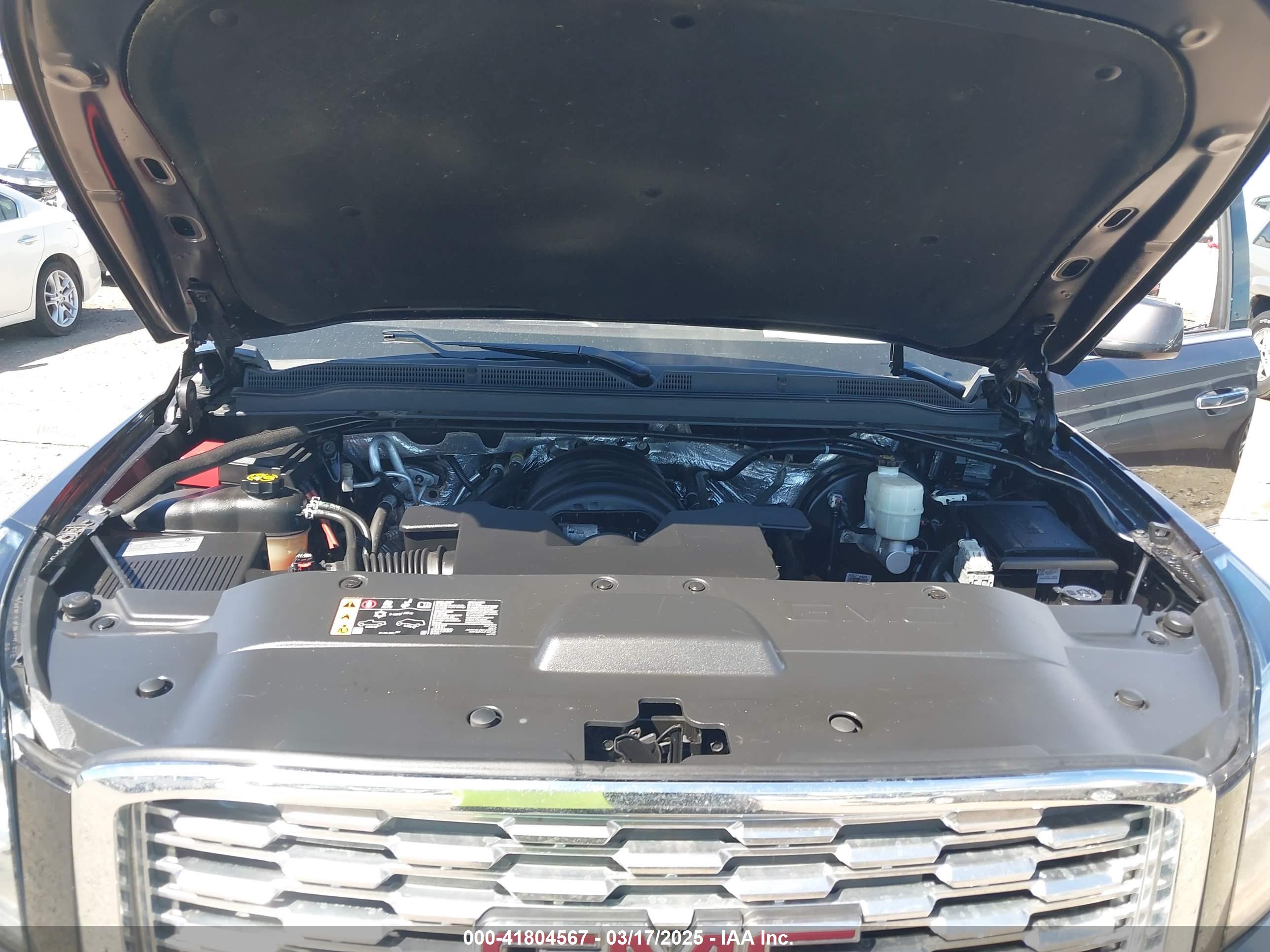 GMC YUKON image 10