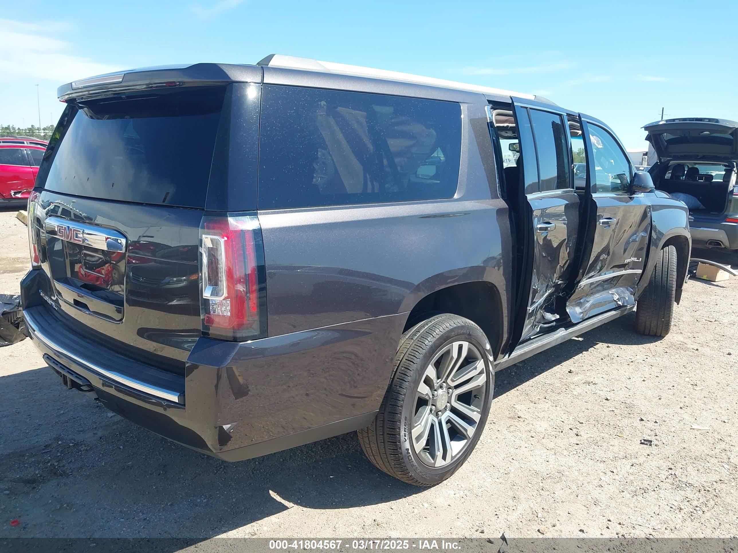 GMC YUKON image 4