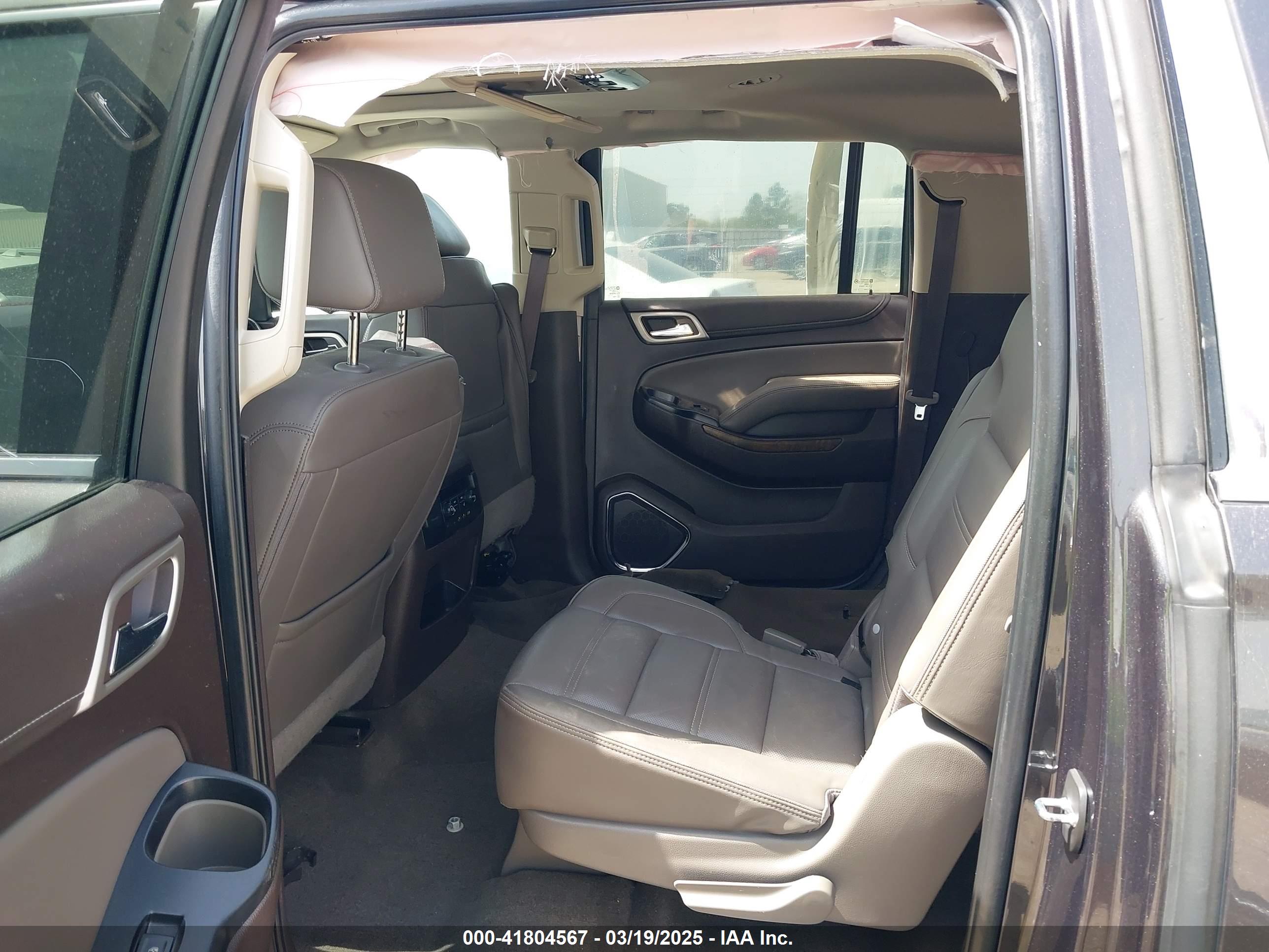 GMC YUKON image 8
