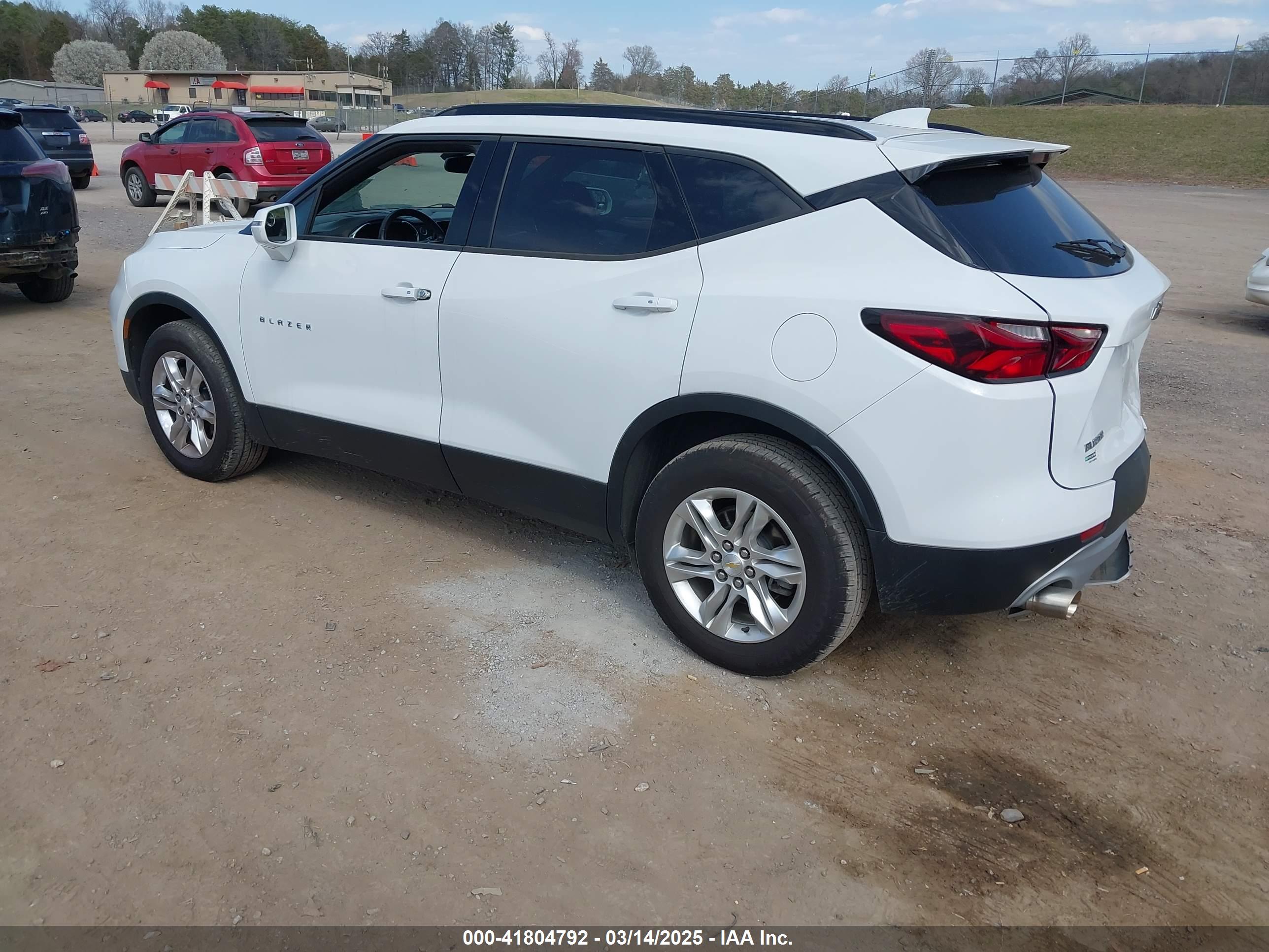 CHEVROLET BLAZER image 3