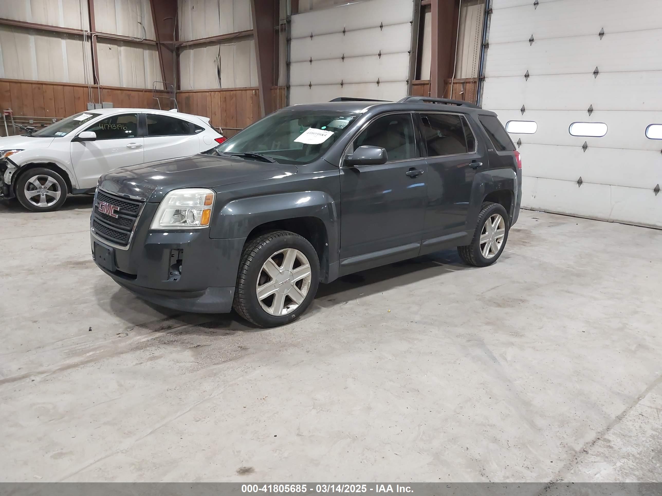 GMC TERRAIN image 2