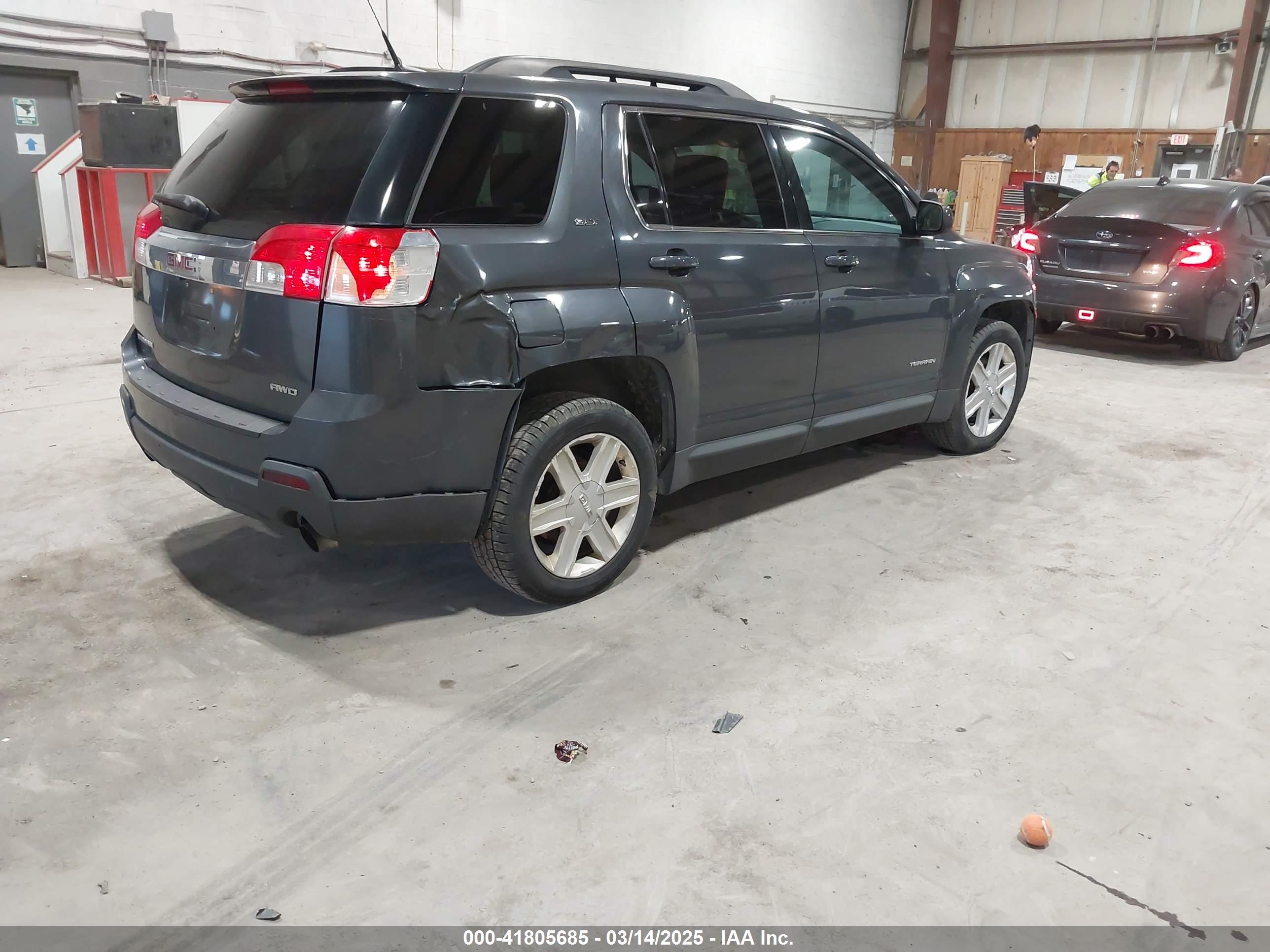 GMC TERRAIN image 4