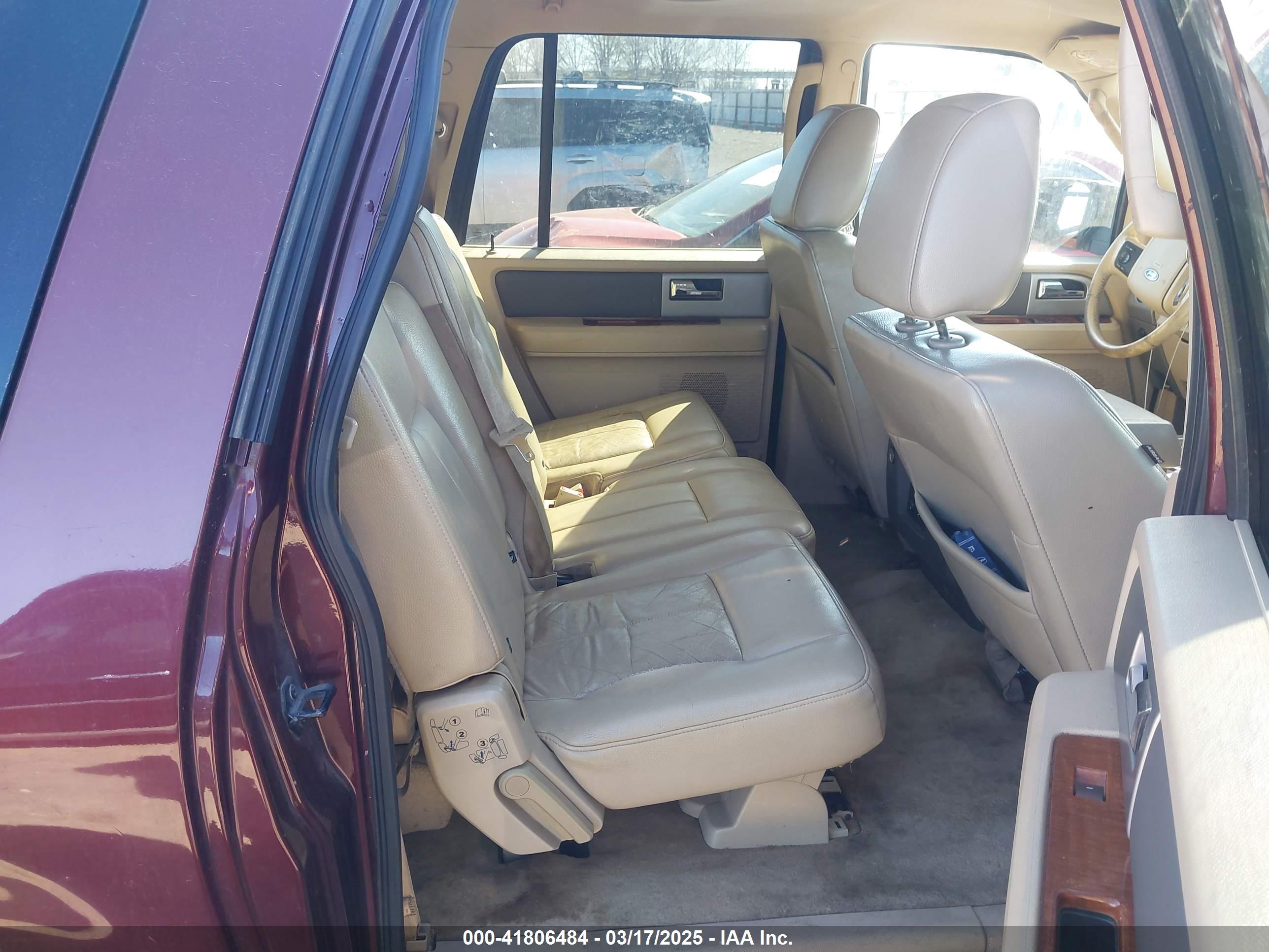 FORD EXPEDITION image 8