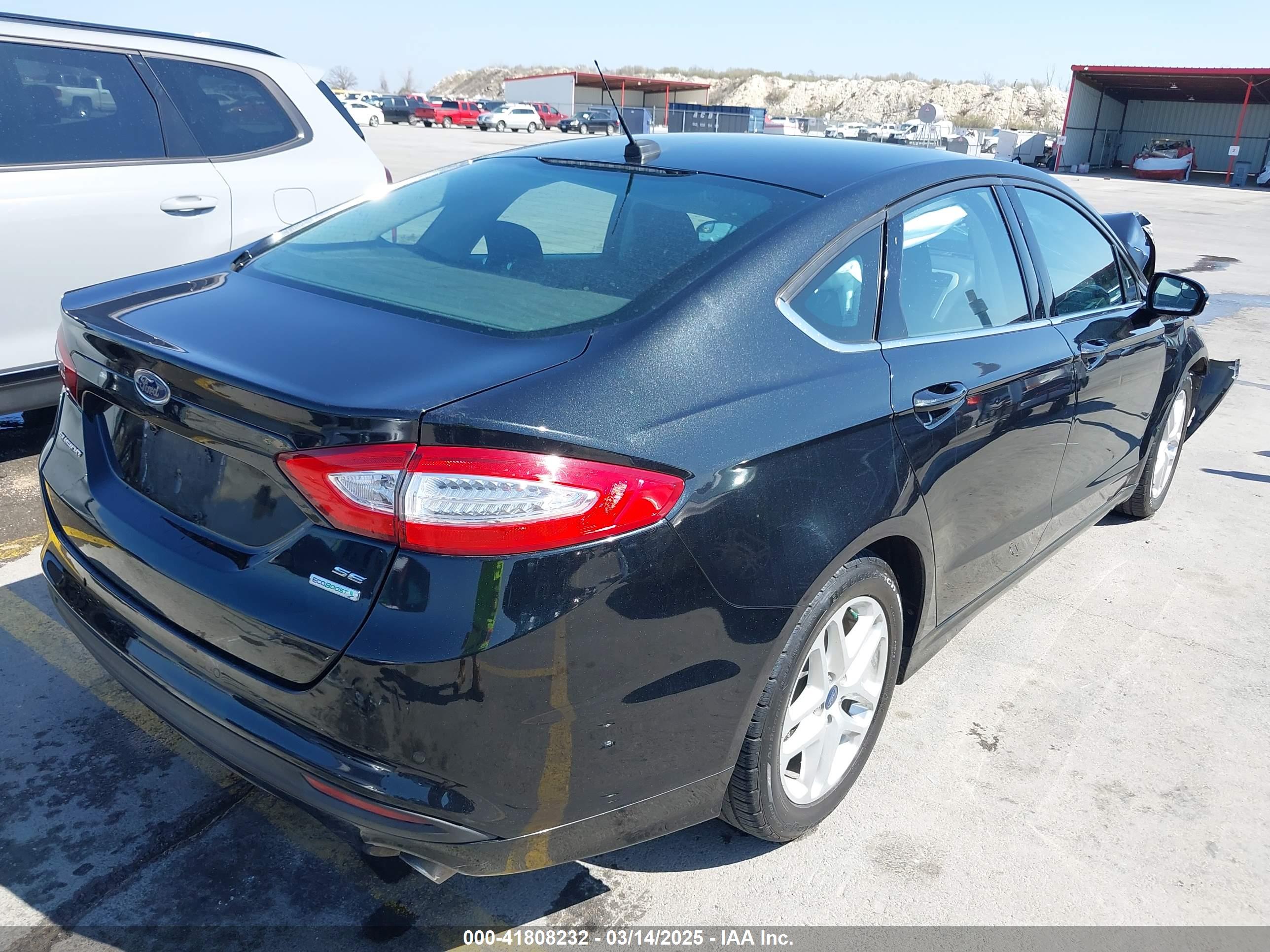 FORD FUSION image 4