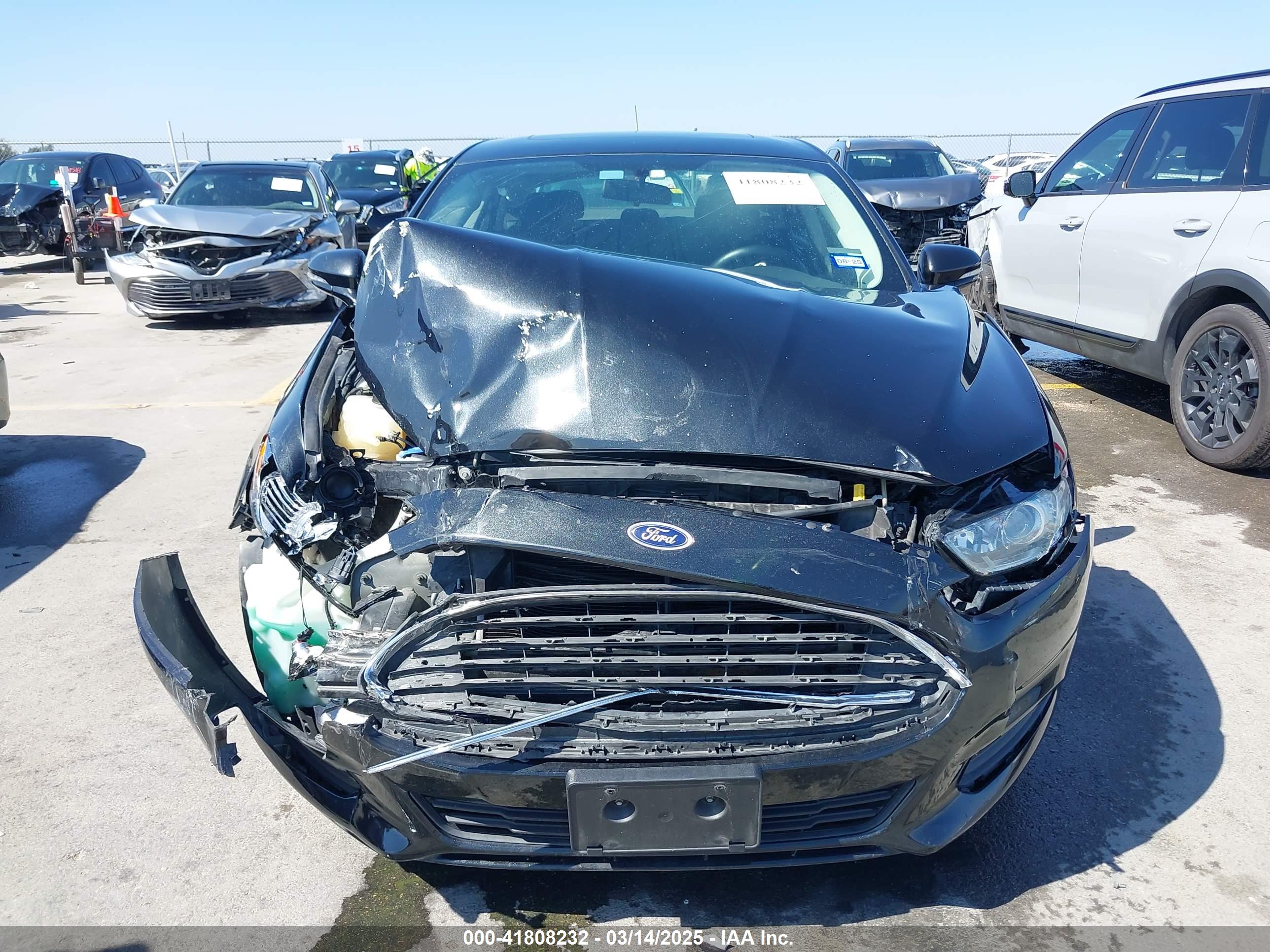 FORD FUSION image 6