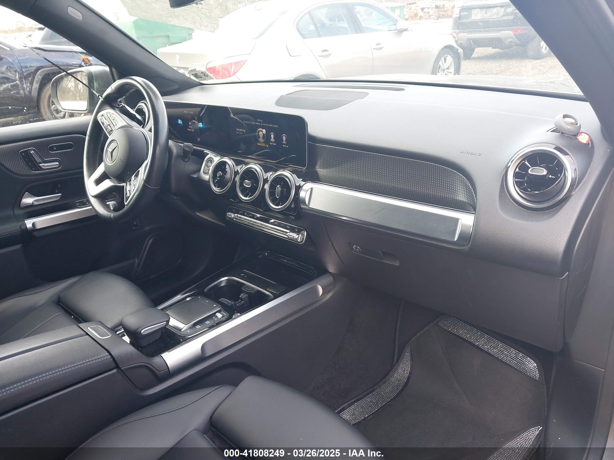 MERCEDES-BENZ GLB image 5