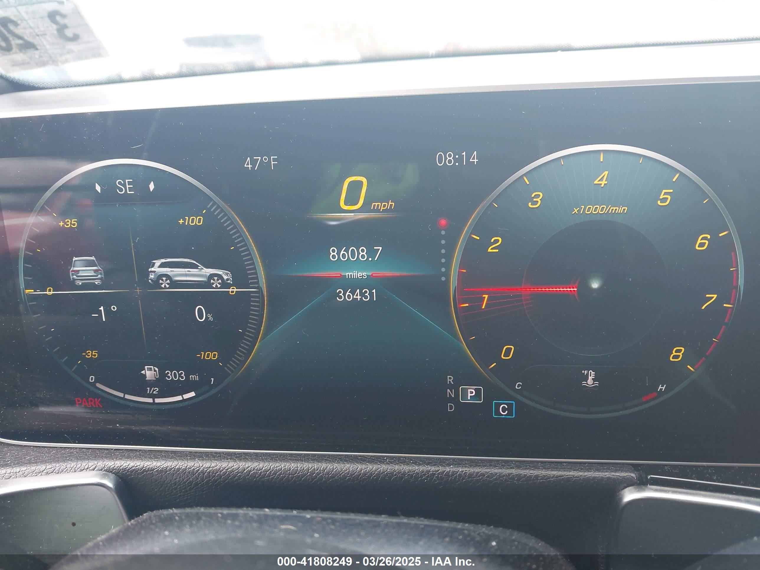 MERCEDES-BENZ GLB image 7