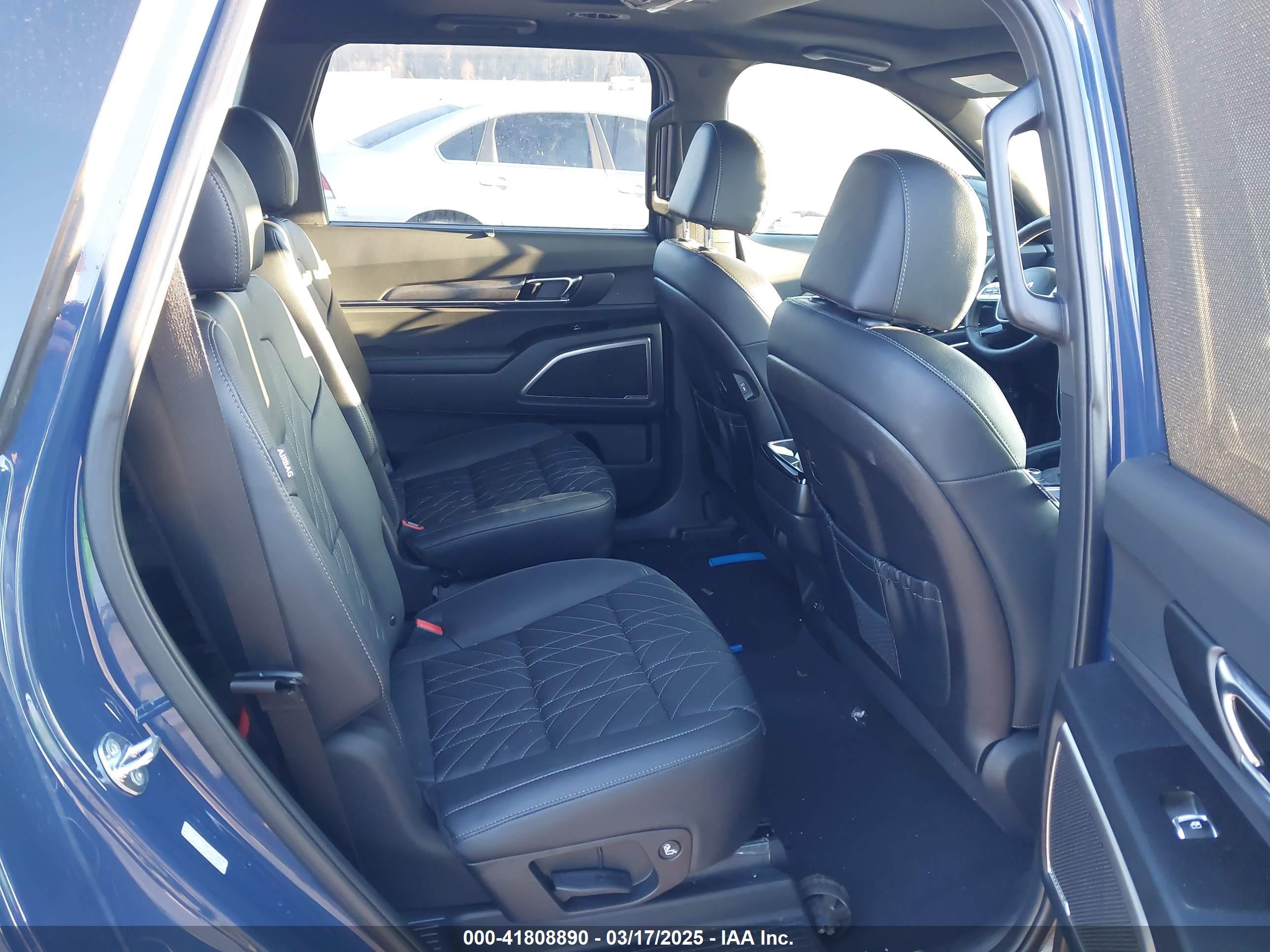 KIA TELLURIDE image 8