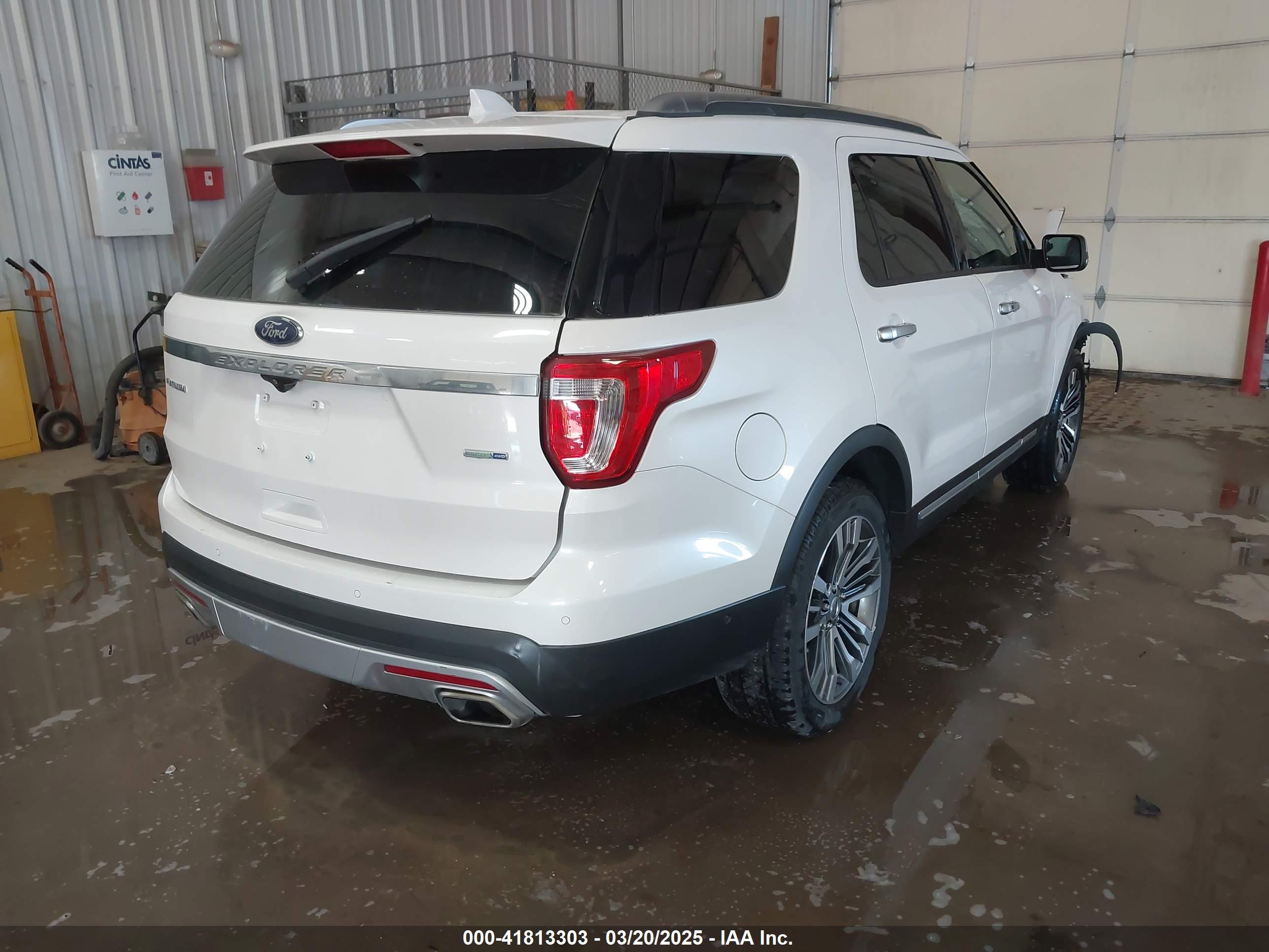 FORD EXPLORER image 4