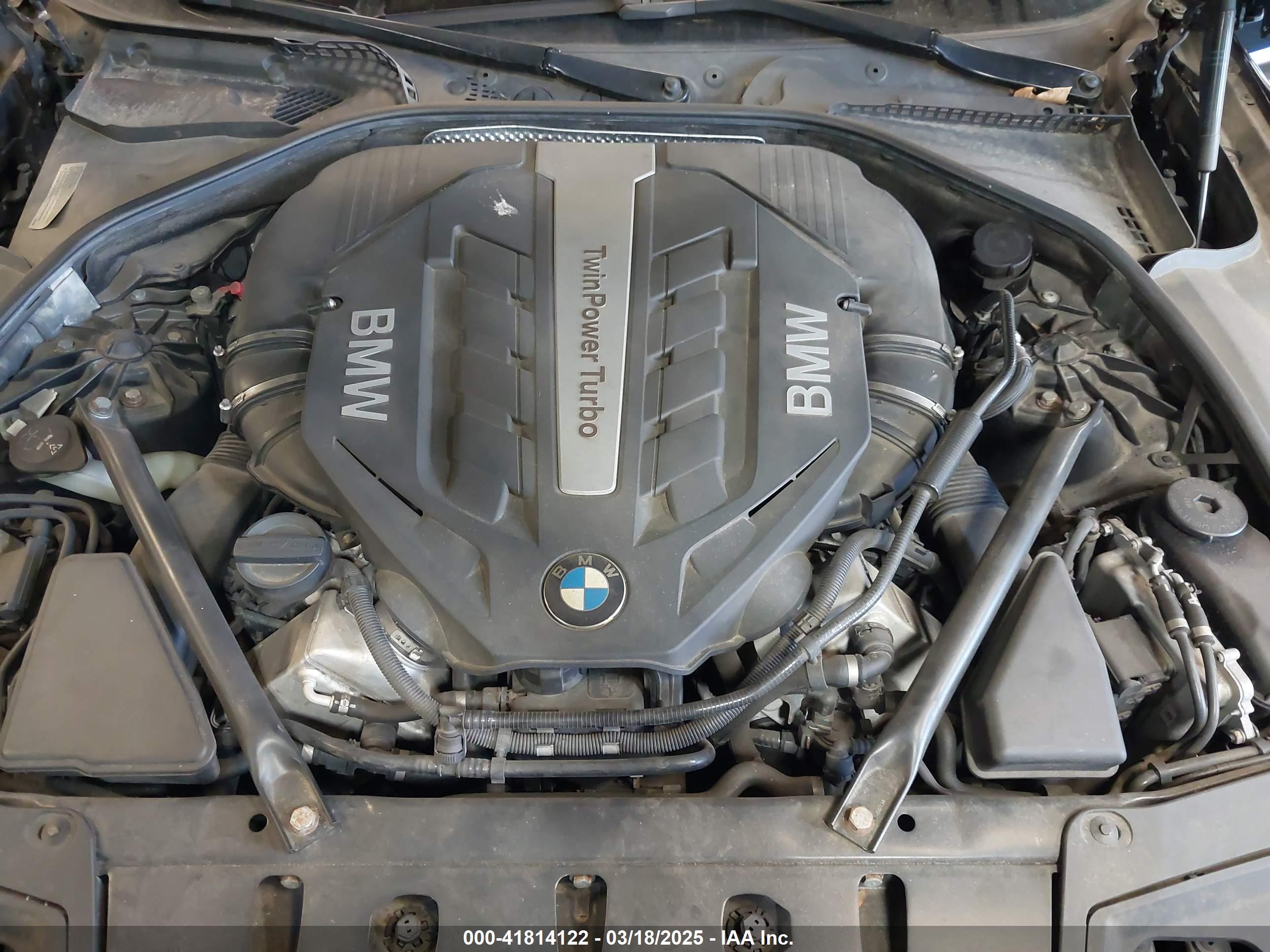 BMW 550I image 10
