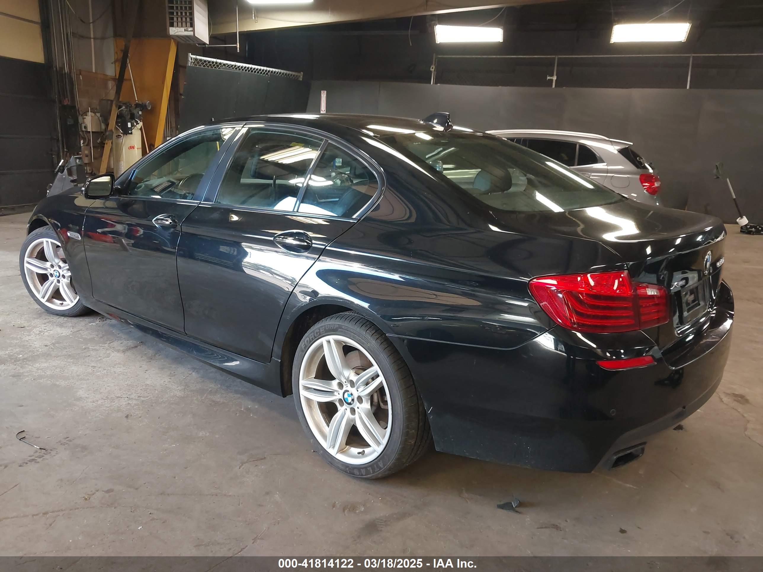 BMW 550I image 3