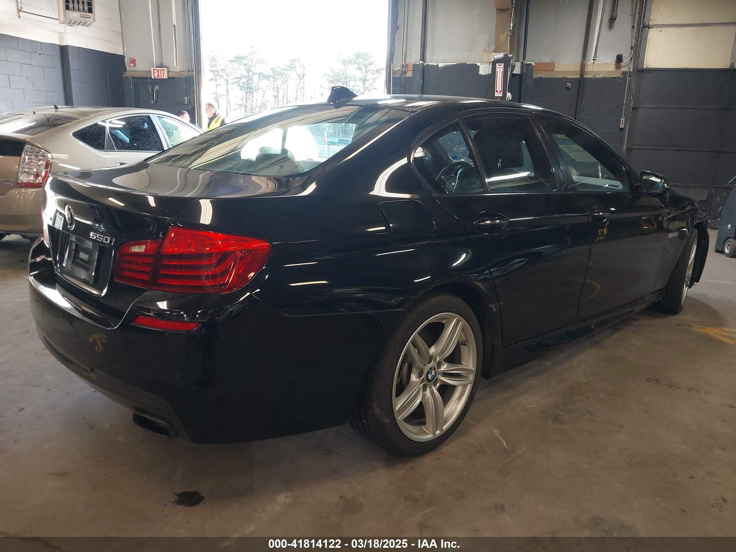 BMW 550I image 4