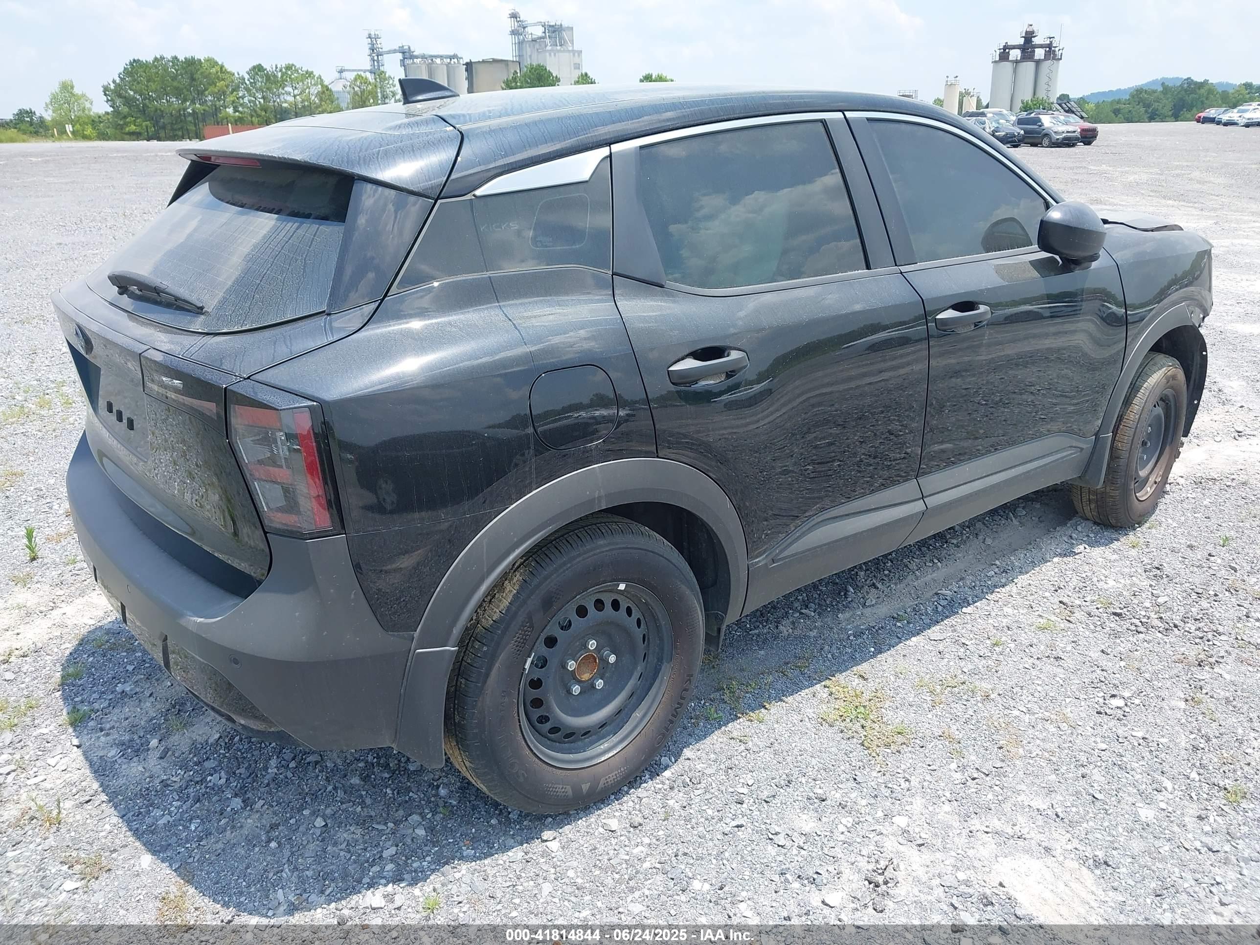 NISSAN KICKS image 4