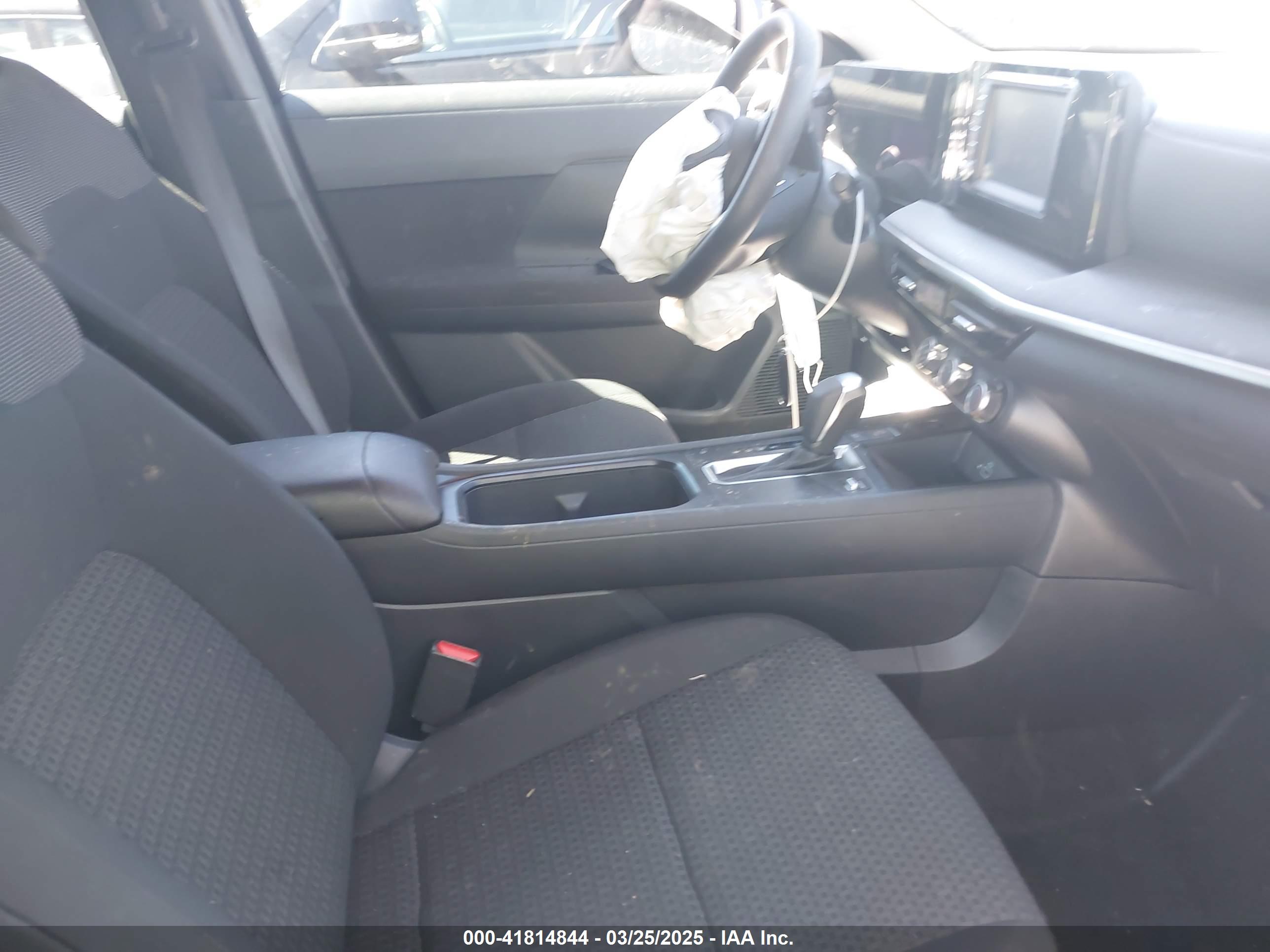 NISSAN KICKS image 5