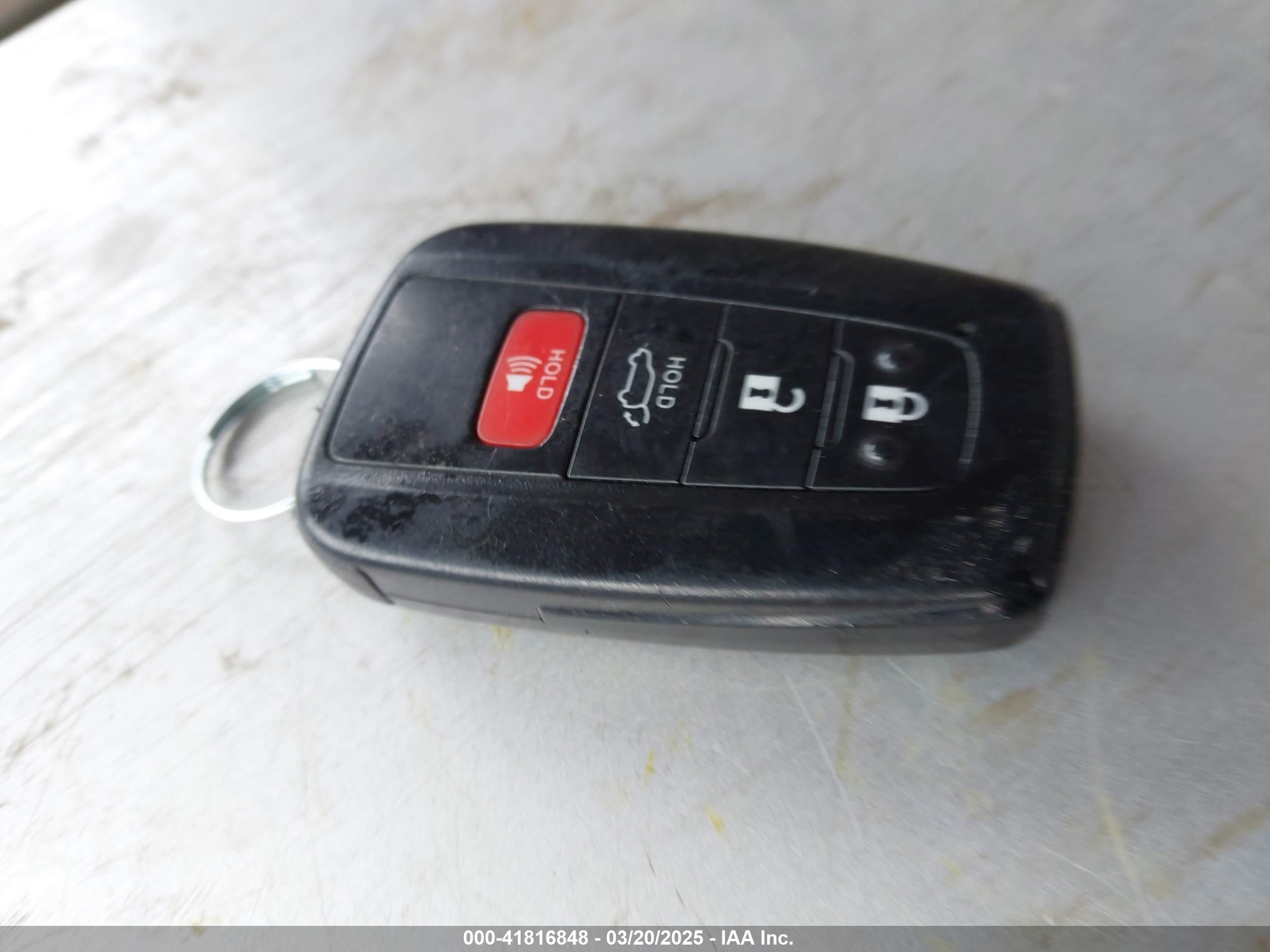 TOYOTA RAV4 image 11