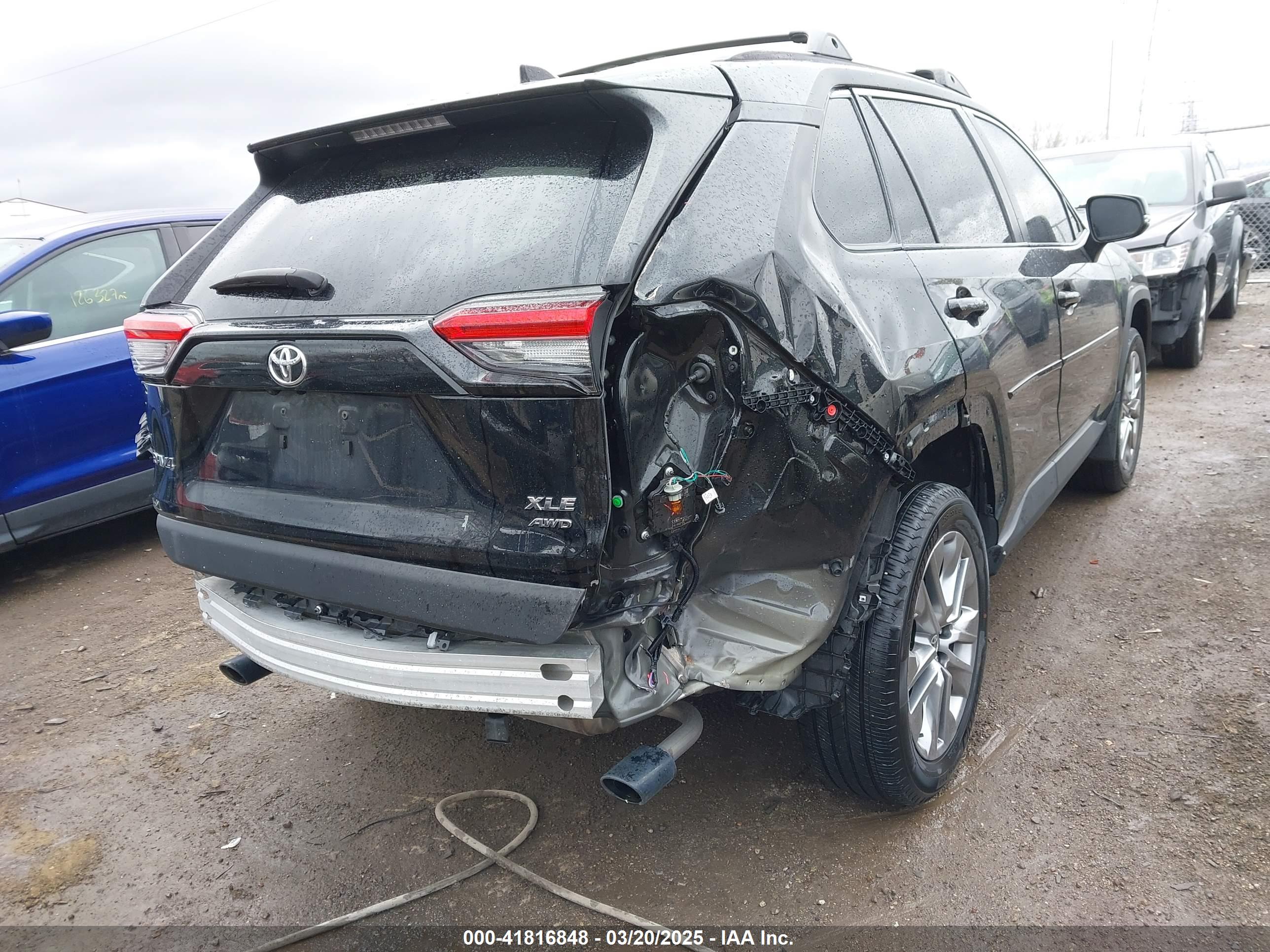 TOYOTA RAV4 image 6