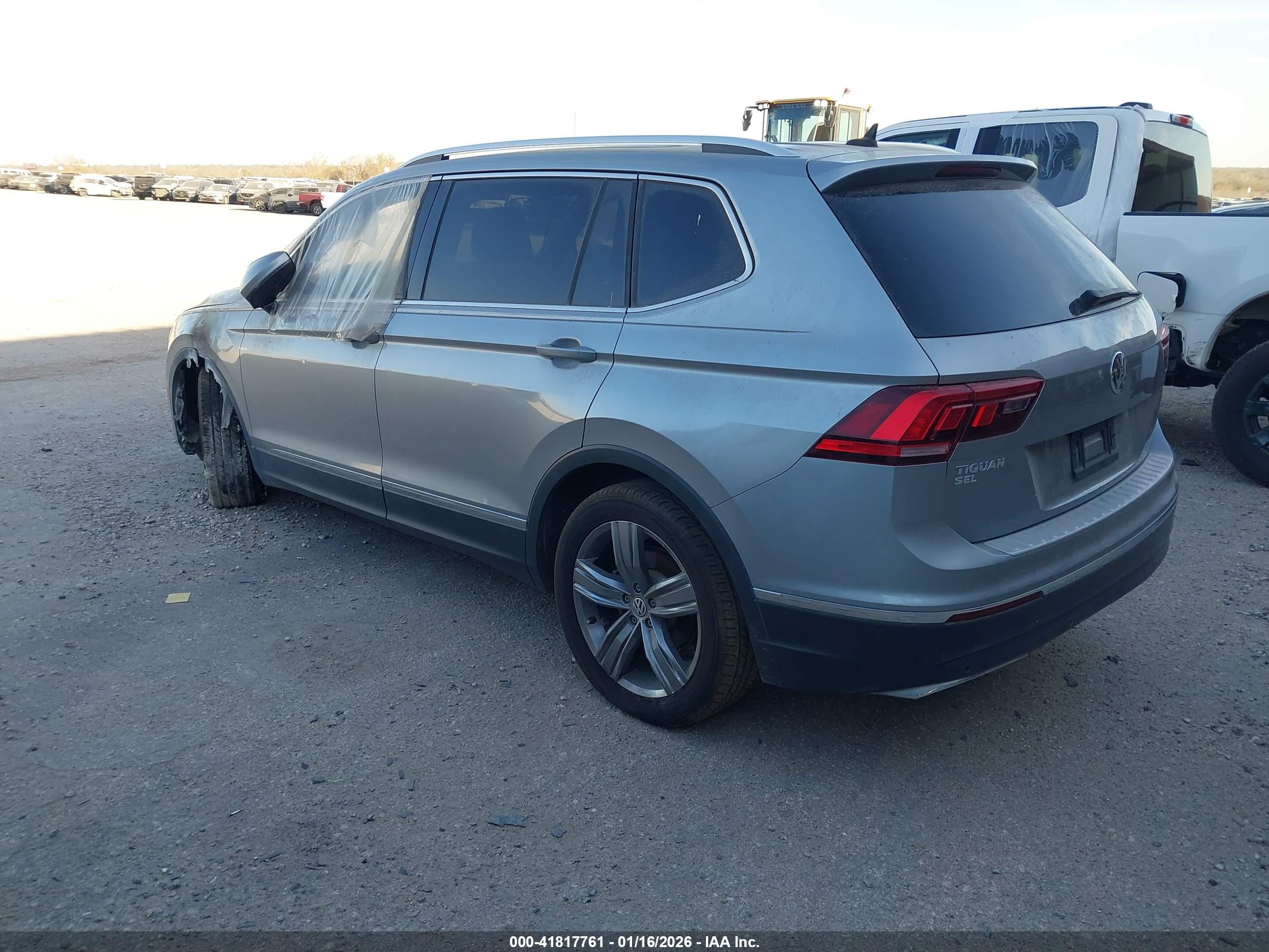 VOLKSWAGEN TIGUAN image 3