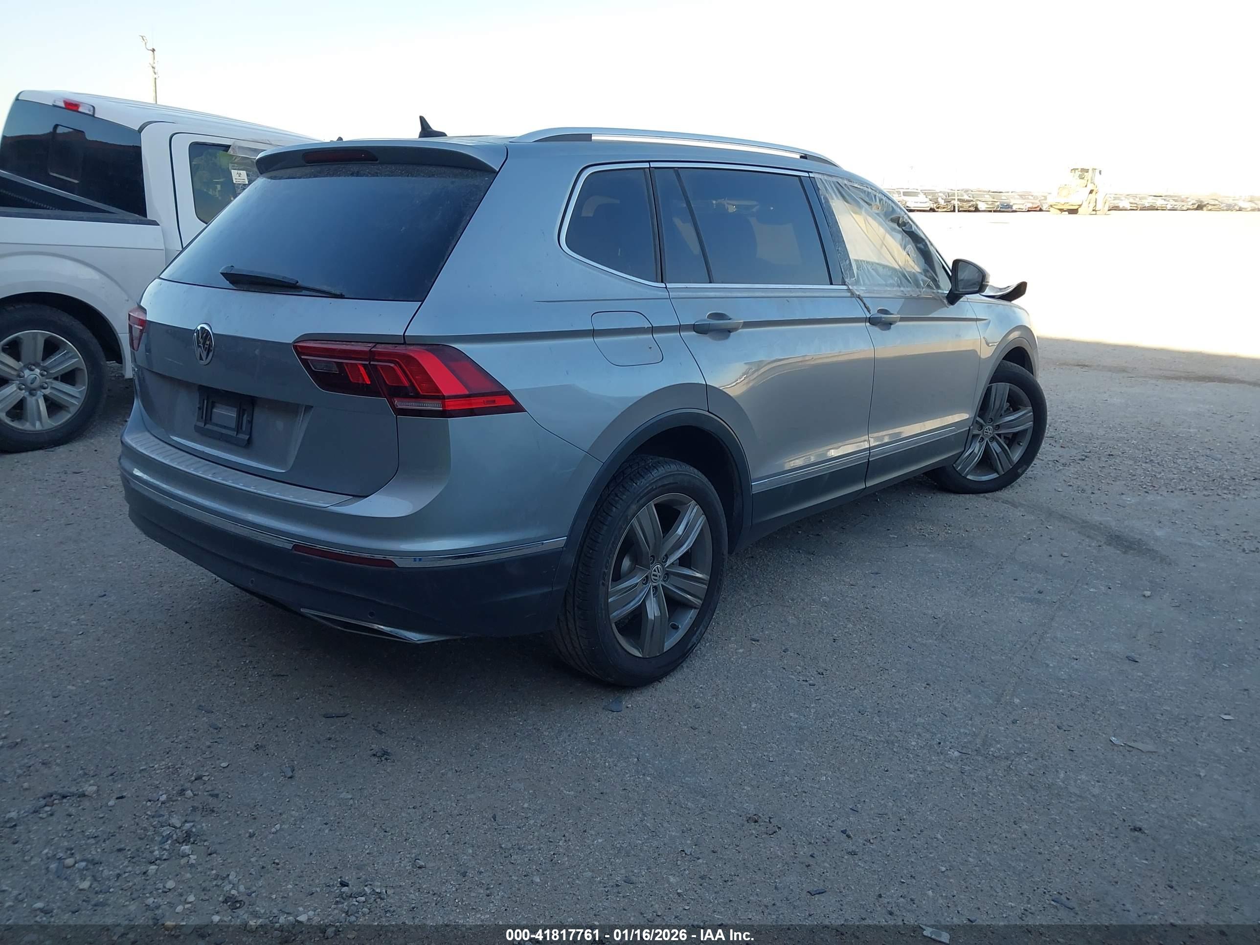 VOLKSWAGEN TIGUAN image 4