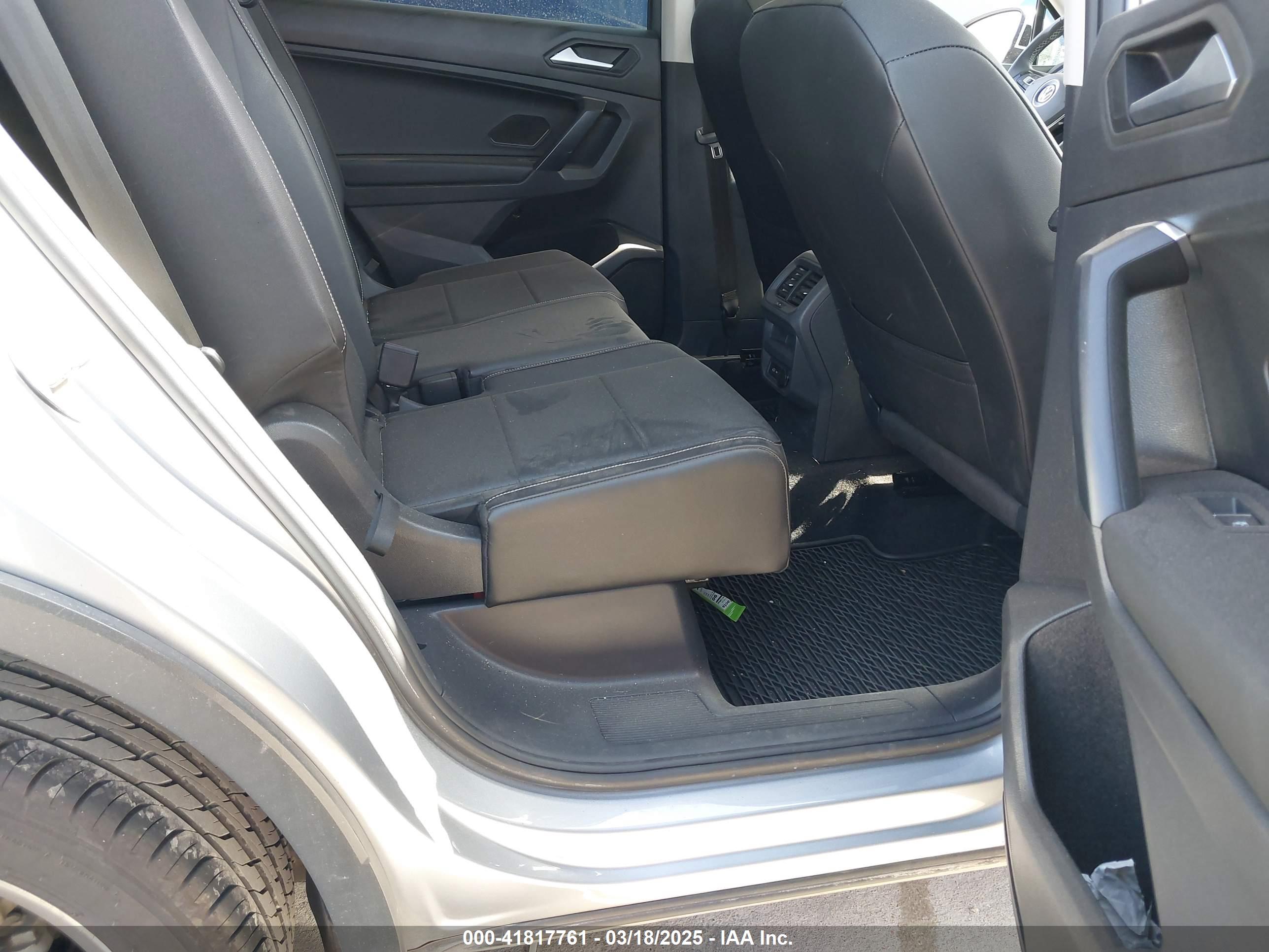 VOLKSWAGEN TIGUAN image 8