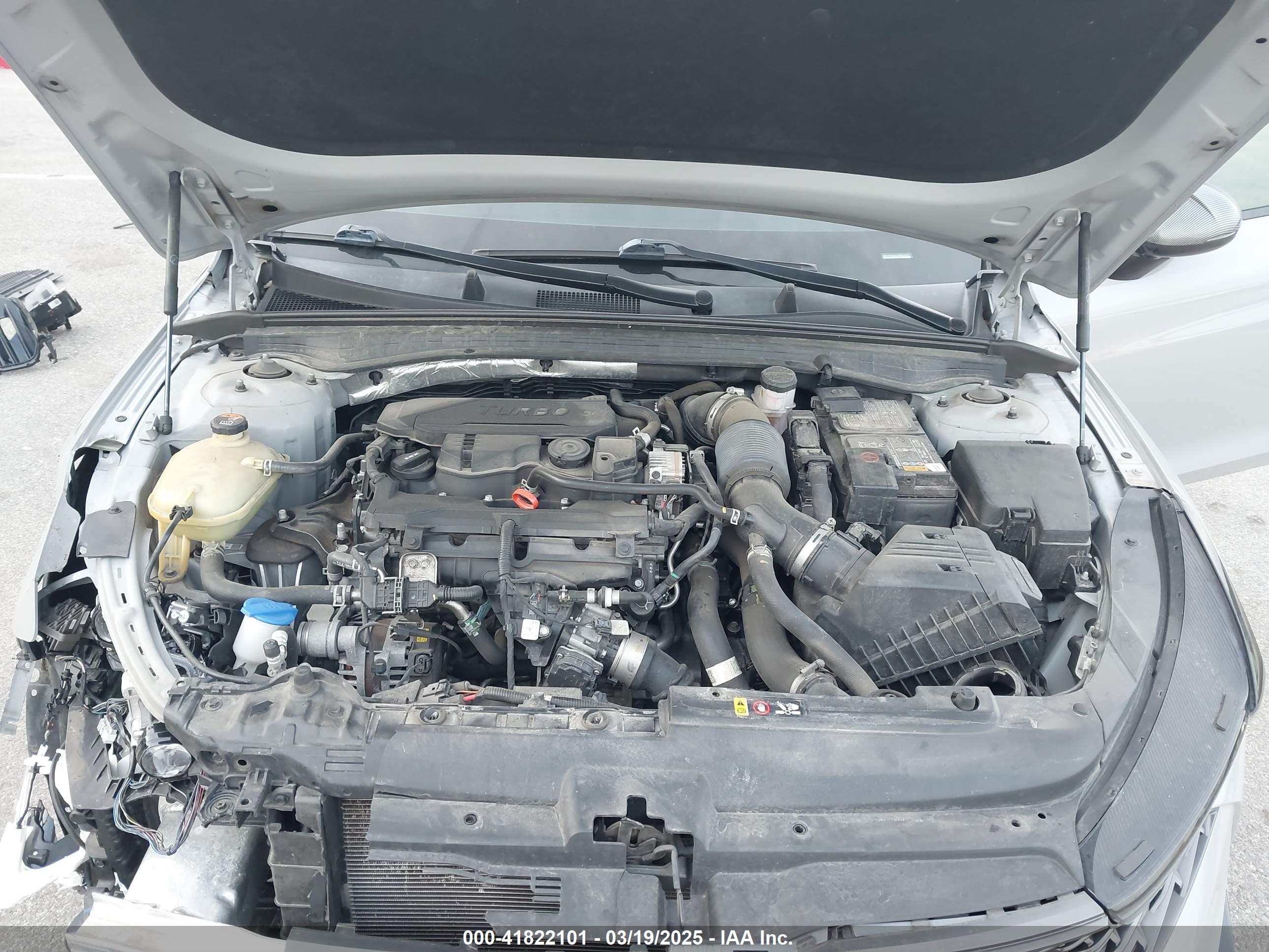 KIA K5 image 10