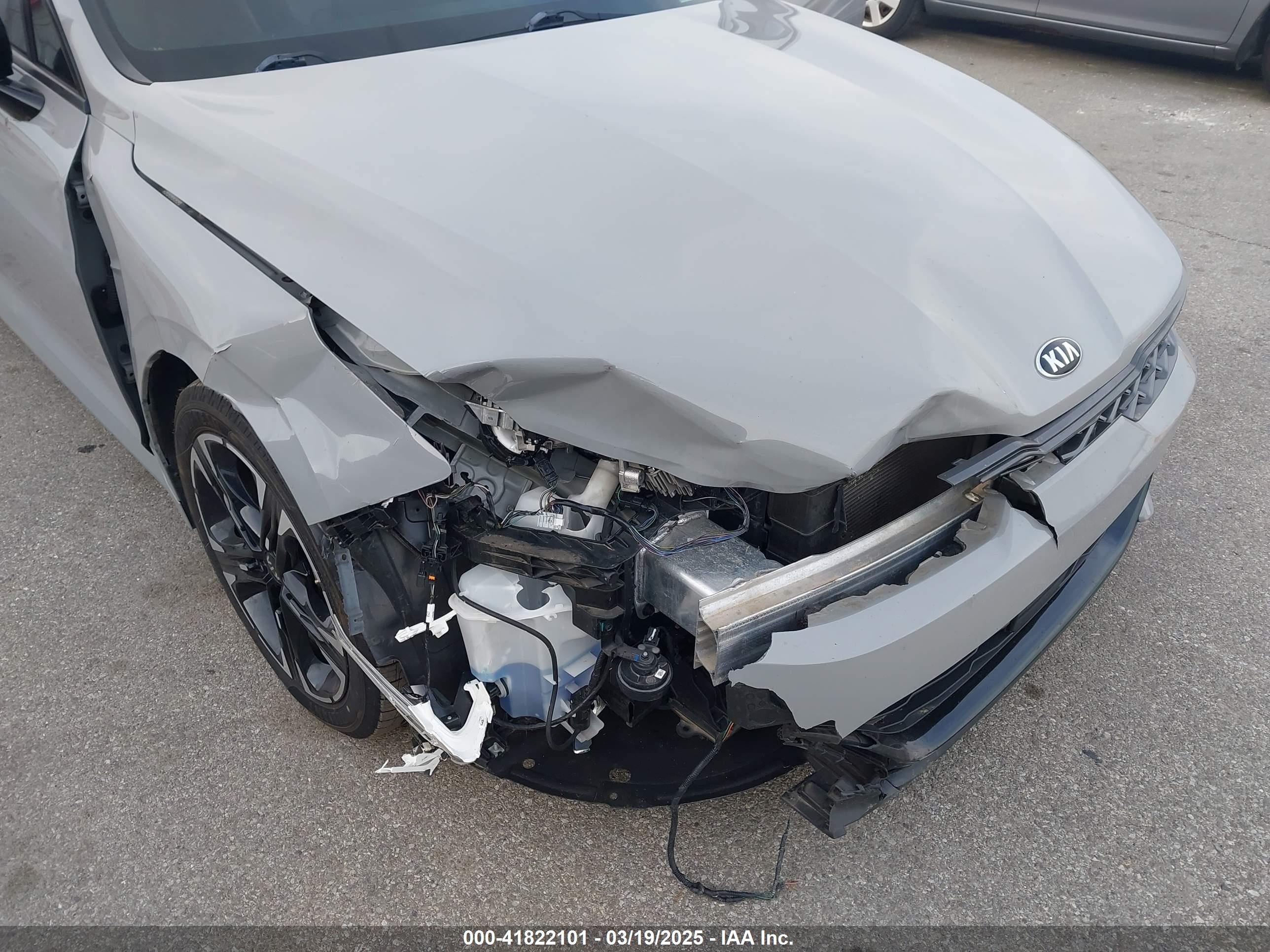 KIA K5 image 6