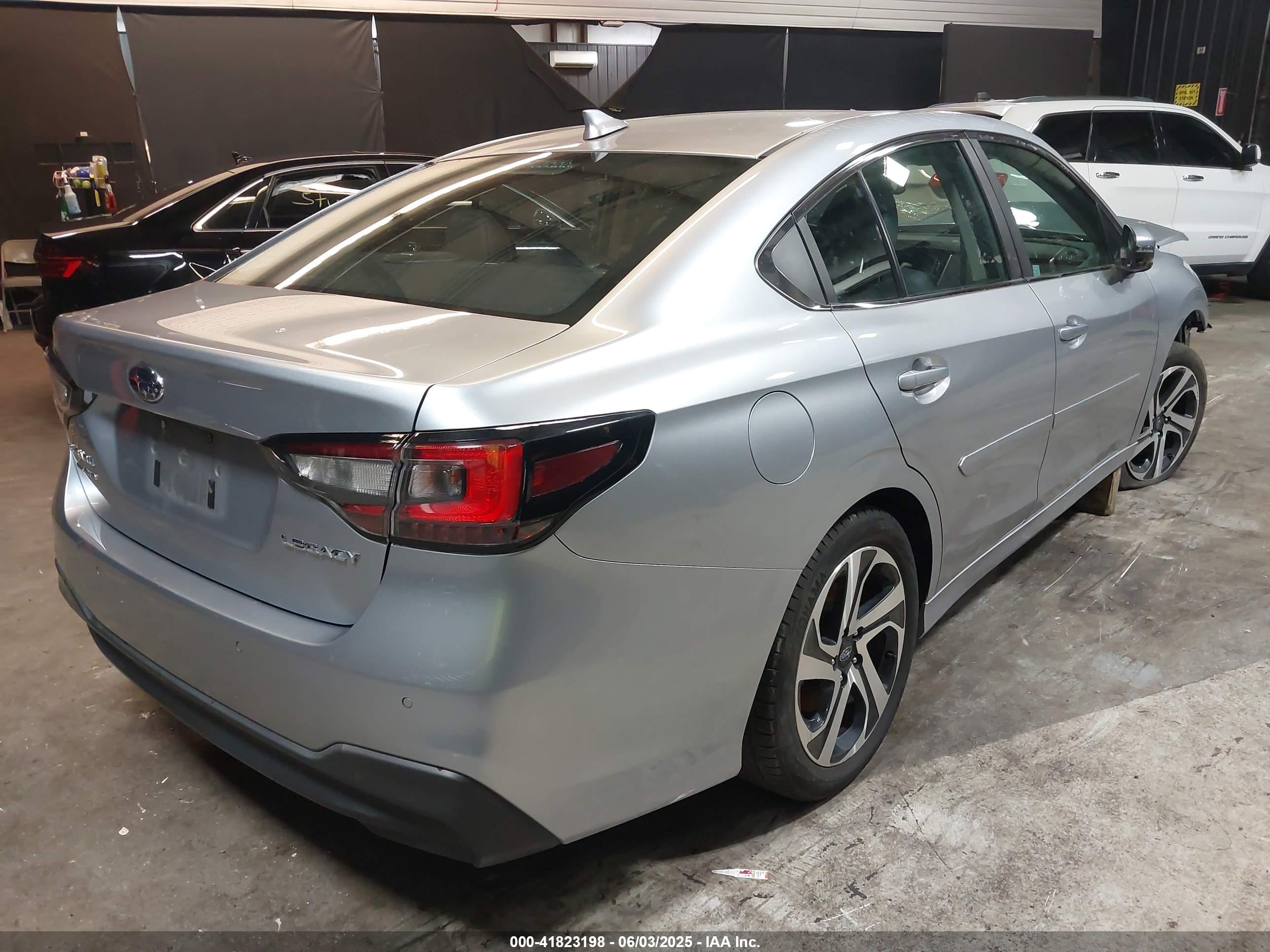 SUBARU LEGACY image 4