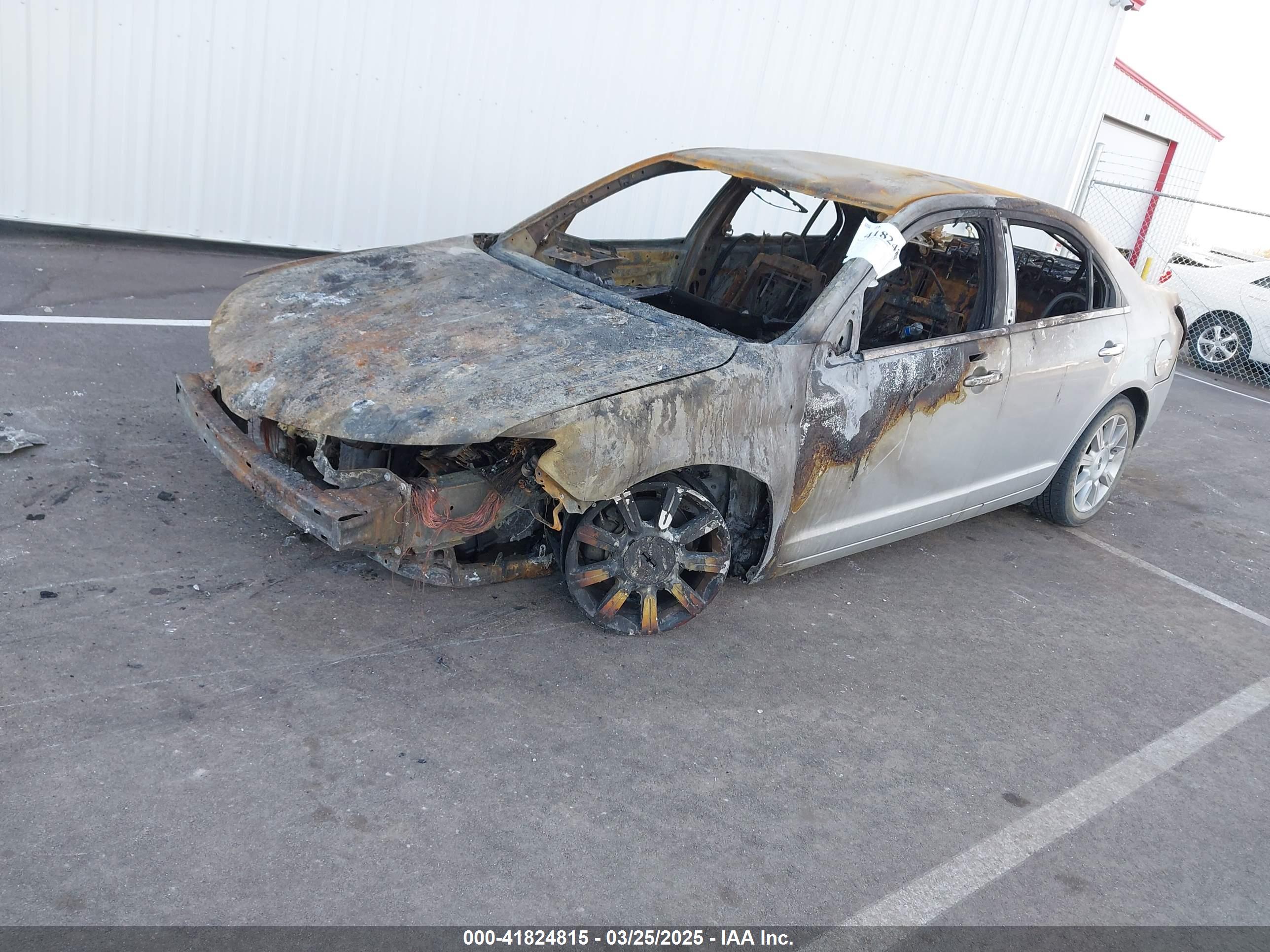 LINCOLN MKZ image 2