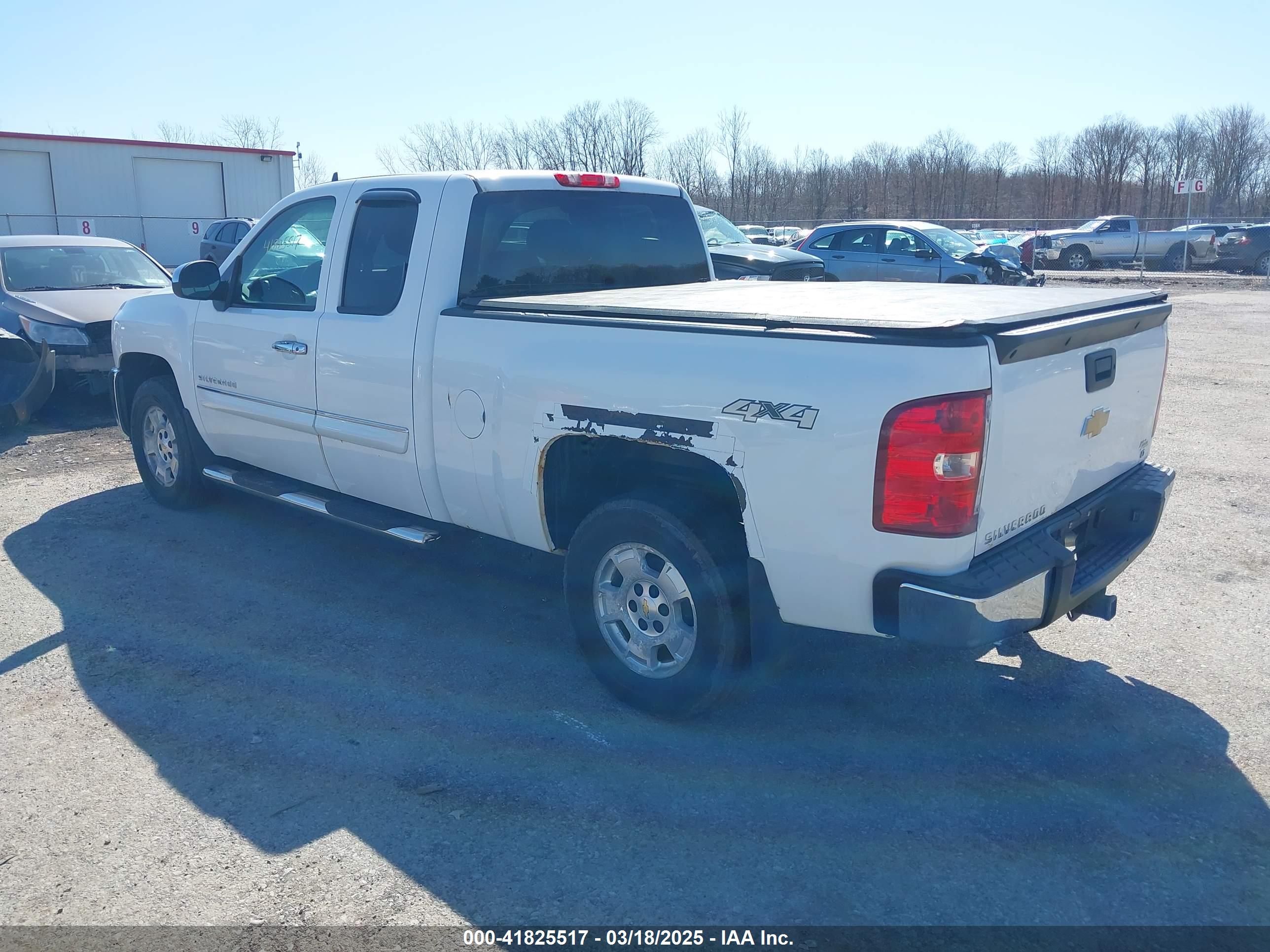 CHEVROLET SILVERADO image 3