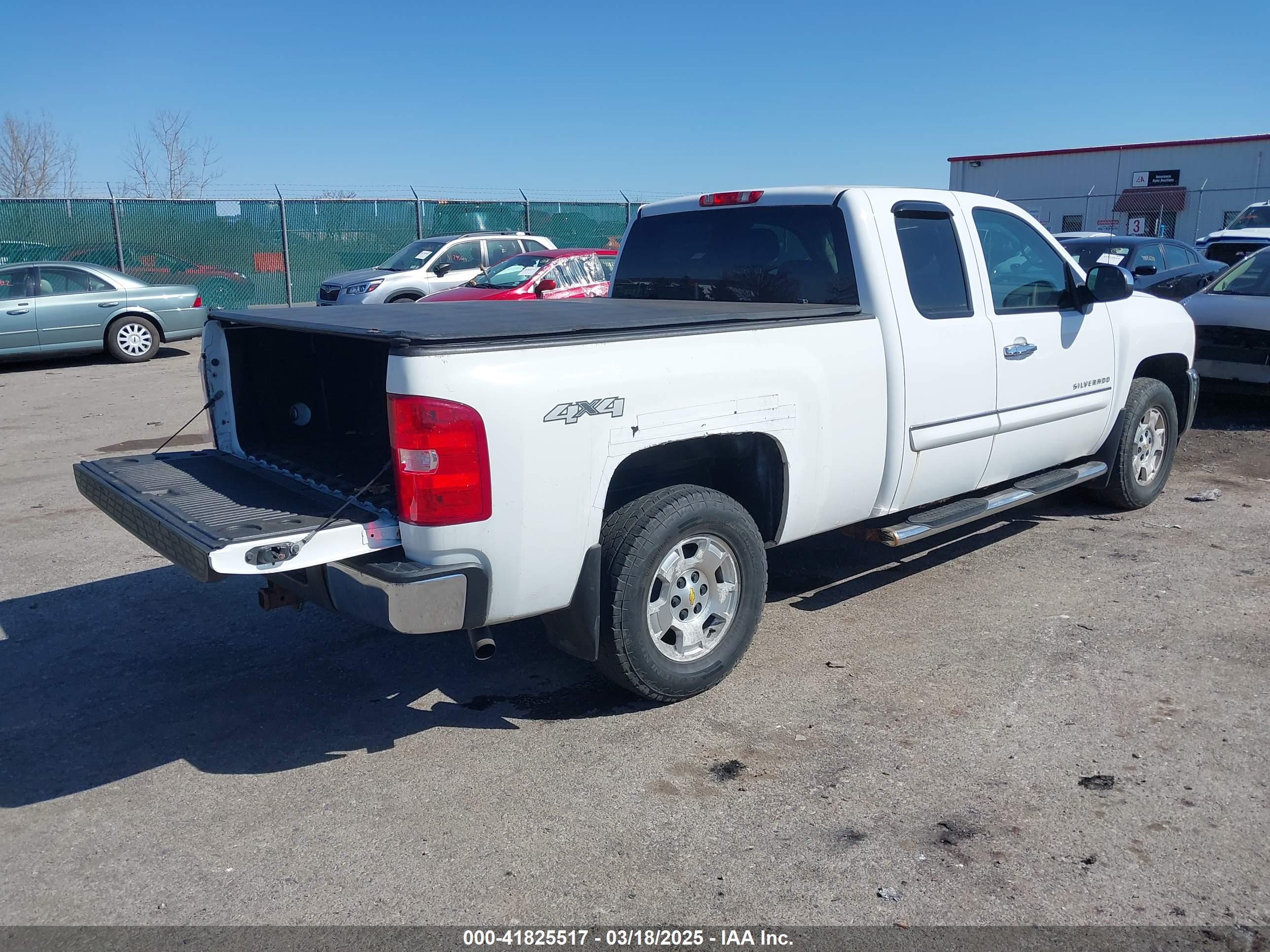 CHEVROLET SILVERADO image 4