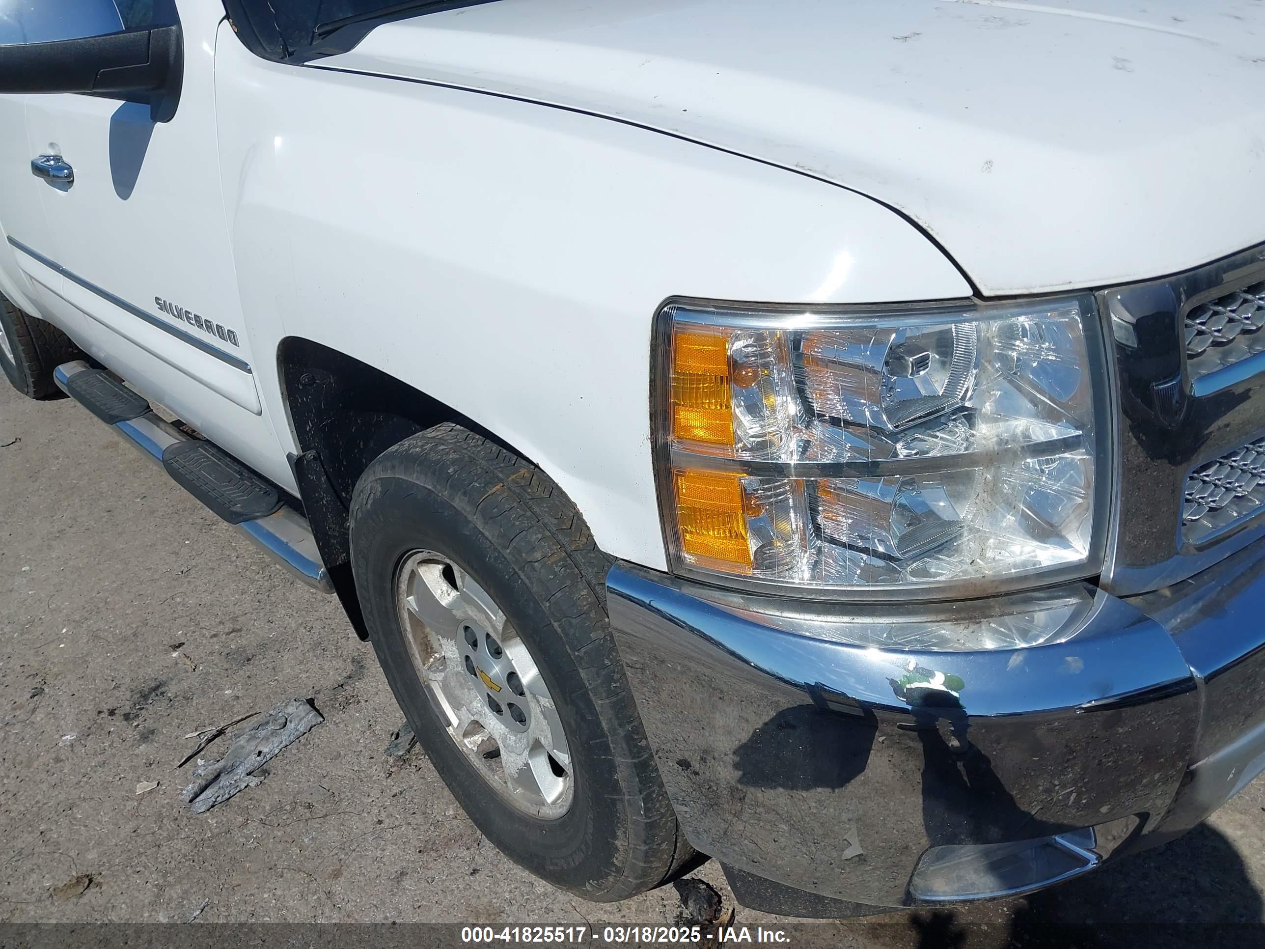 CHEVROLET SILVERADO image 6