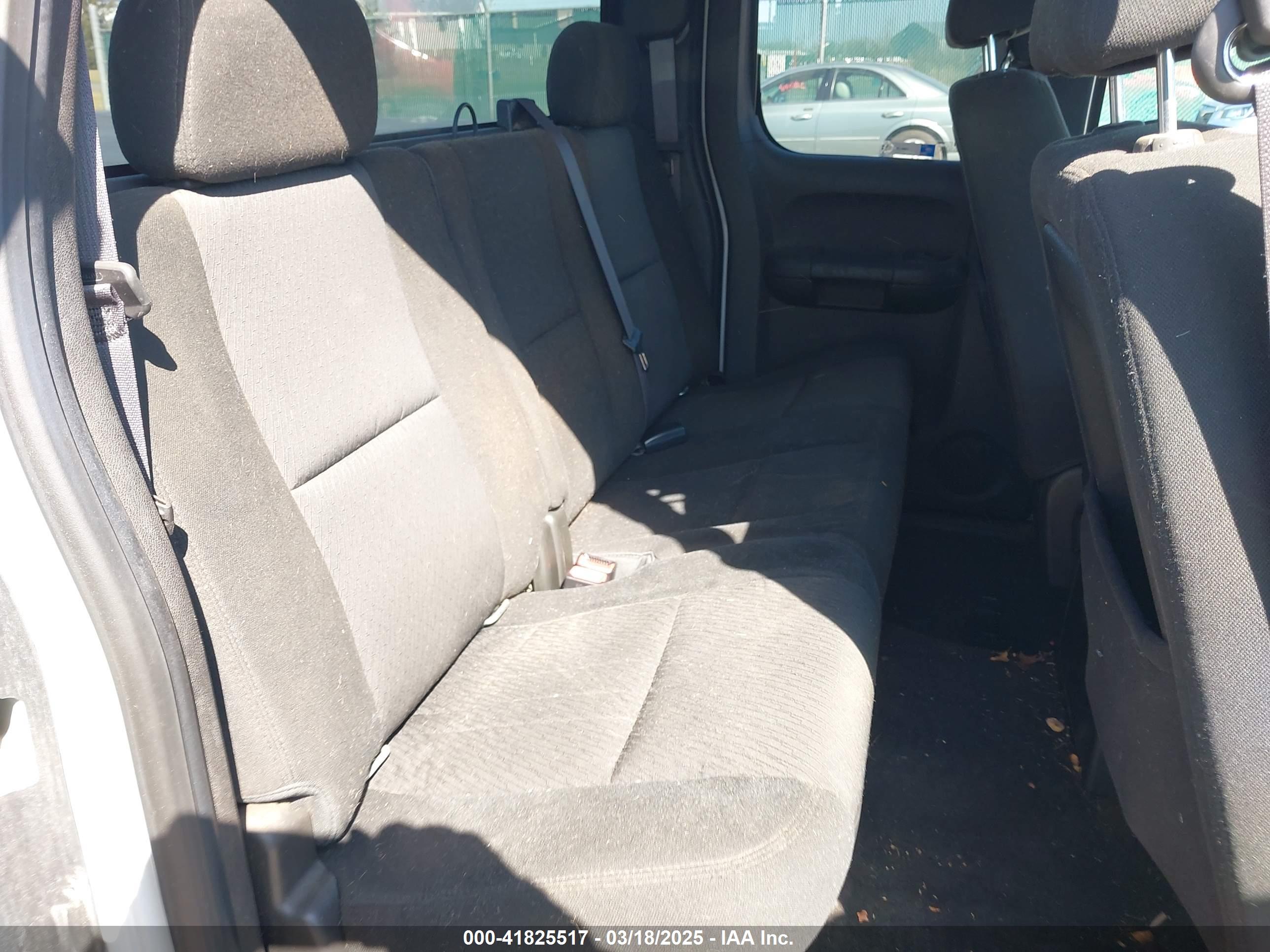 CHEVROLET SILVERADO image 8
