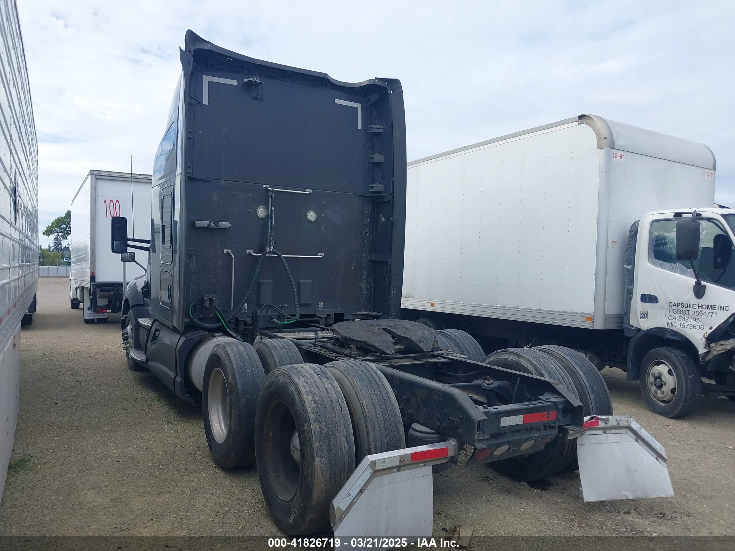 KENWORTH CONSTRUCTION image 3