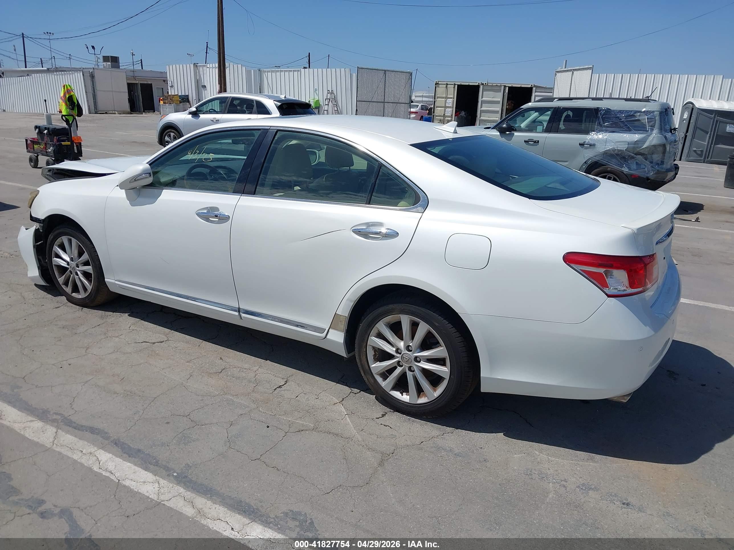 LEXUS ES image 3