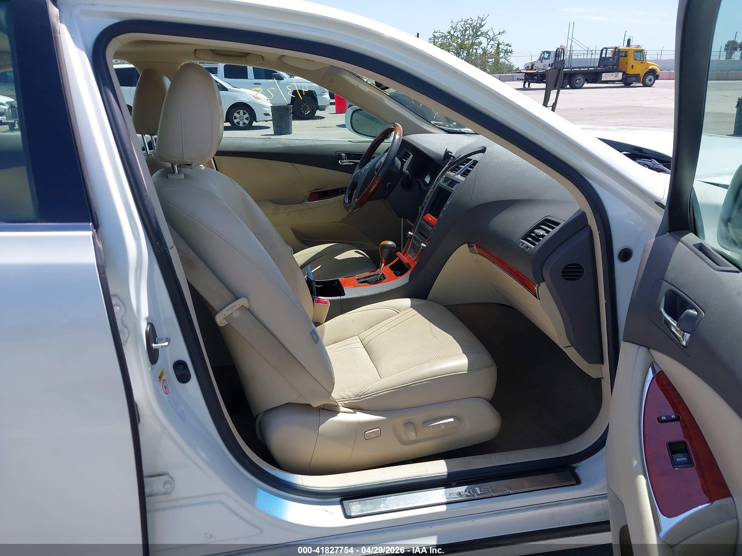 LEXUS ES image 5