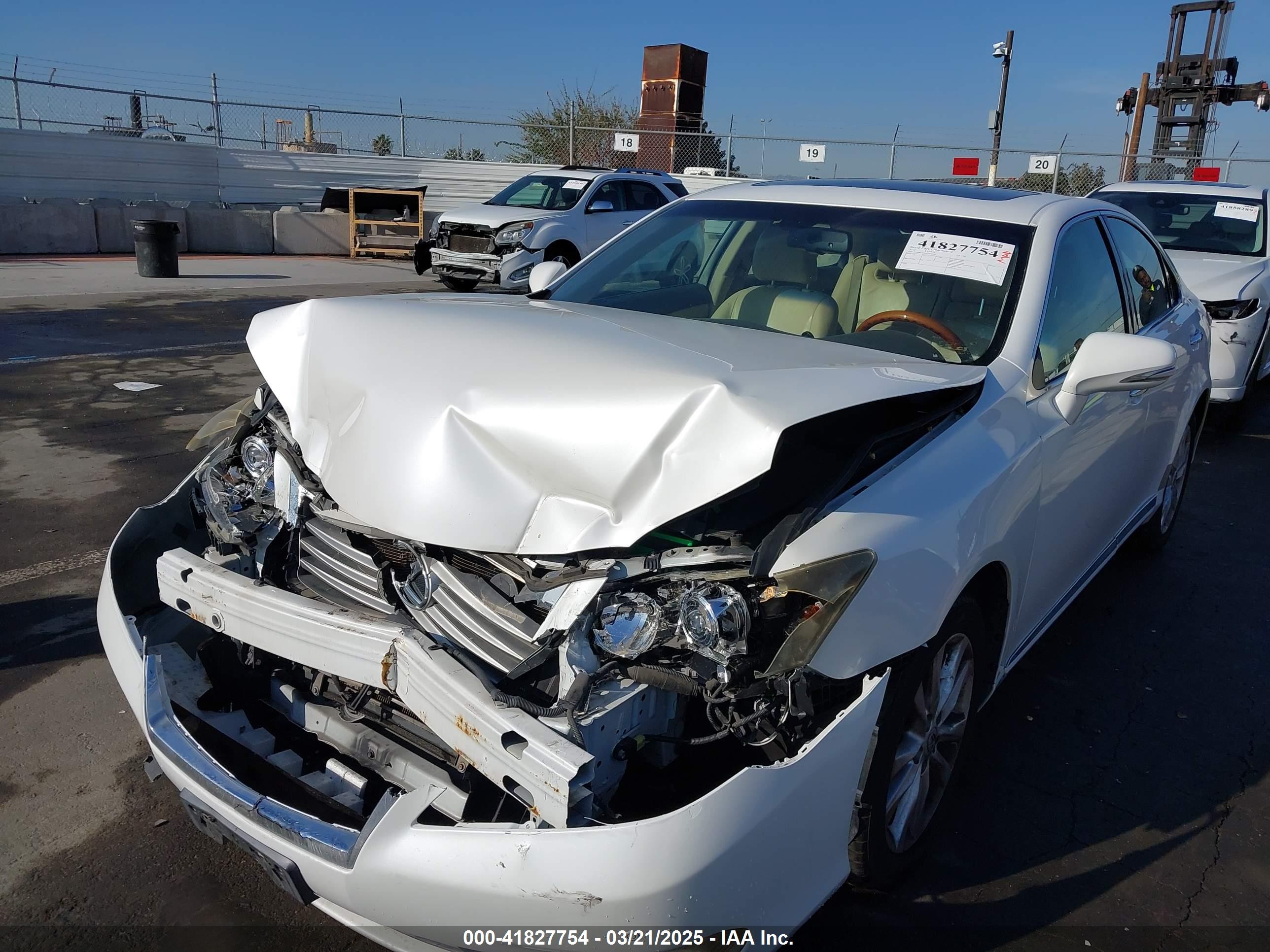 LEXUS ES image 6