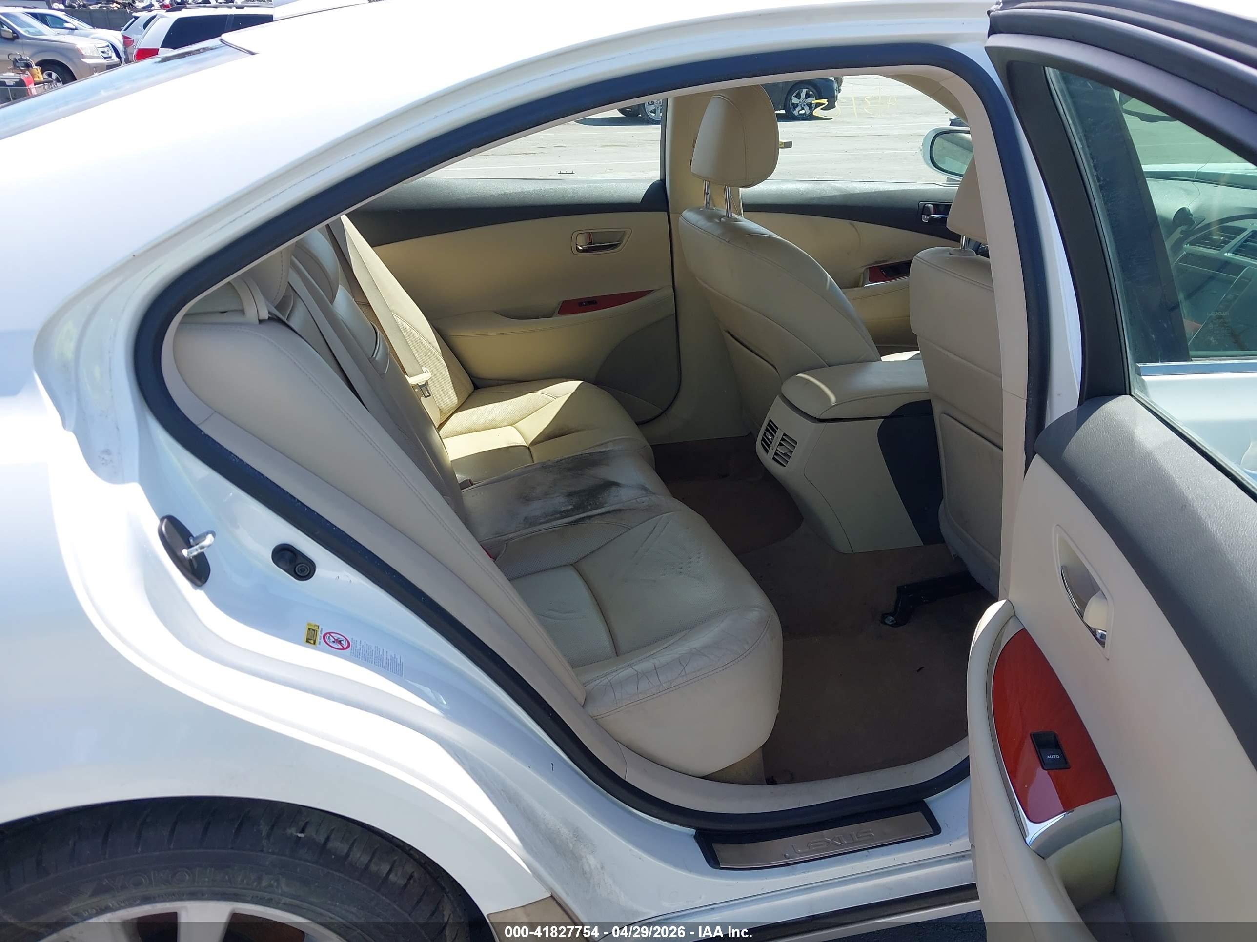 LEXUS ES image 8