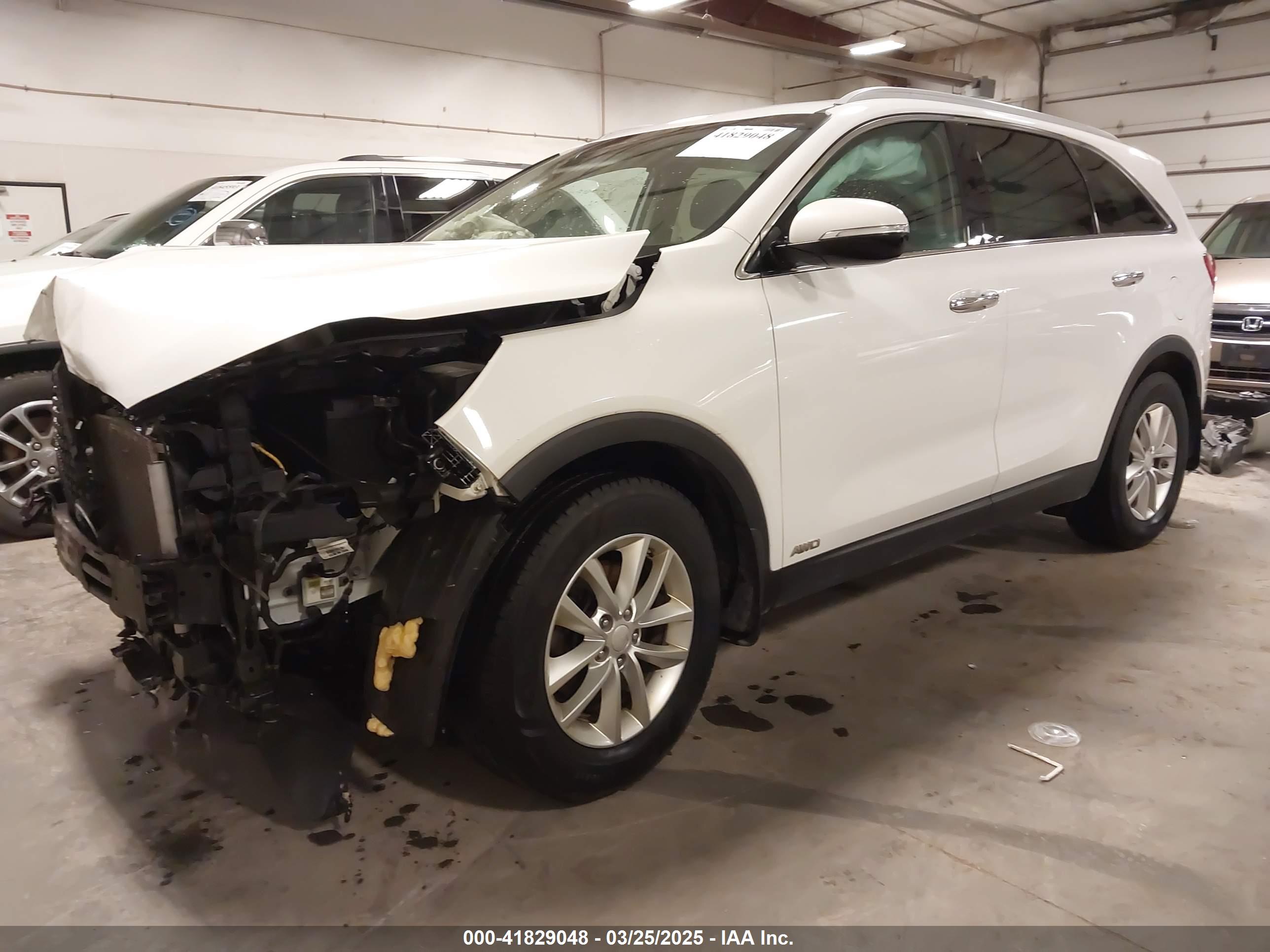 KIA SORENTO image 2